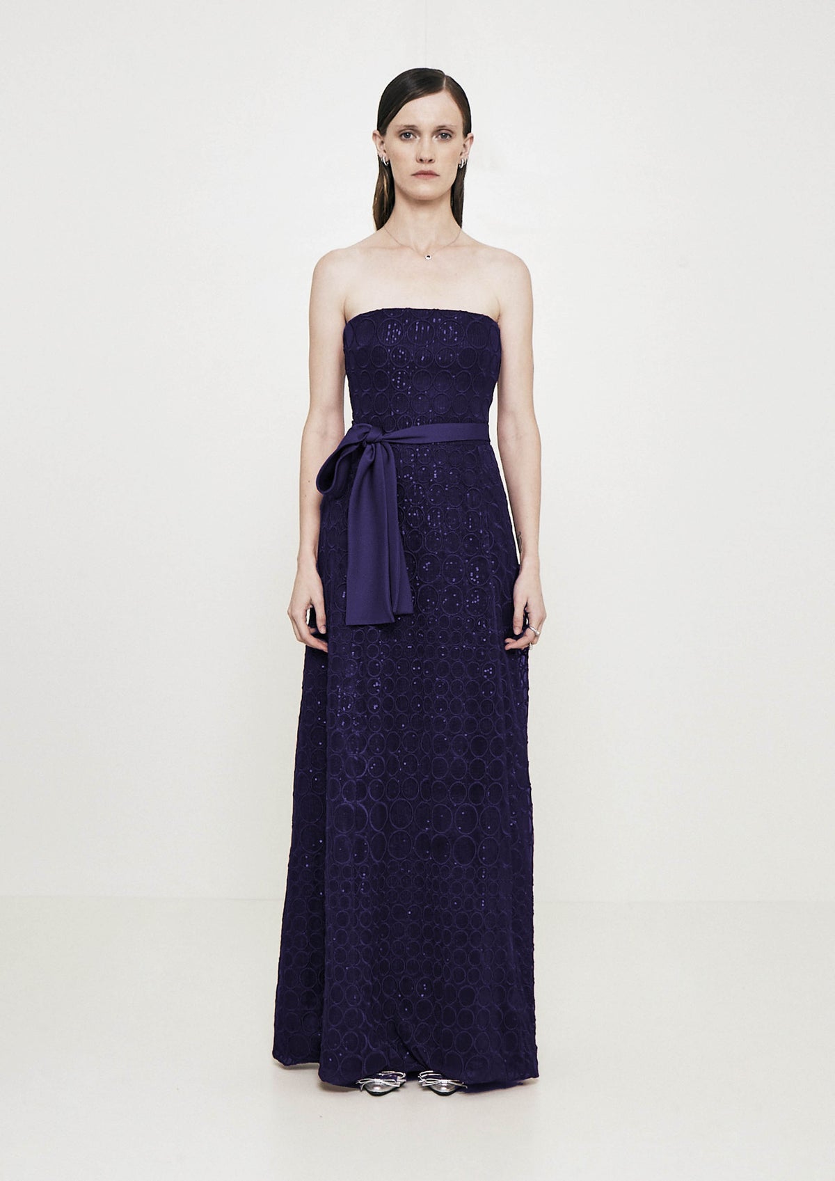 VESTIDO OBSESSÃO BOLINHAS FRENTE PAETÊ