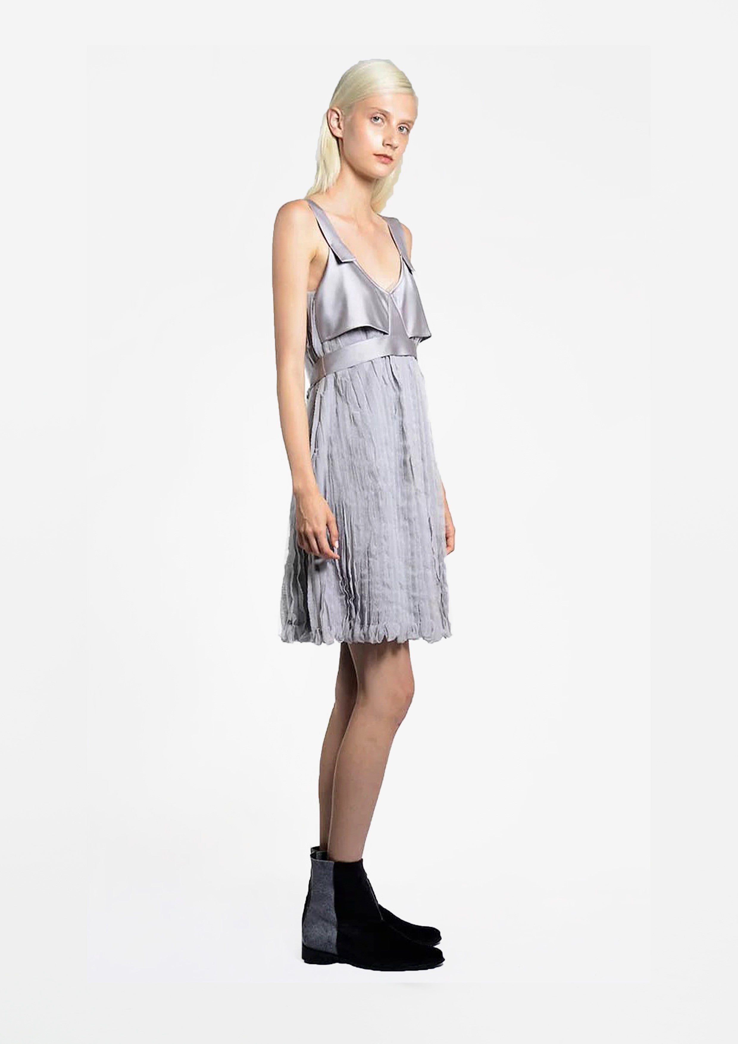 VESTIDO DE TULE LAÇO COSTAS