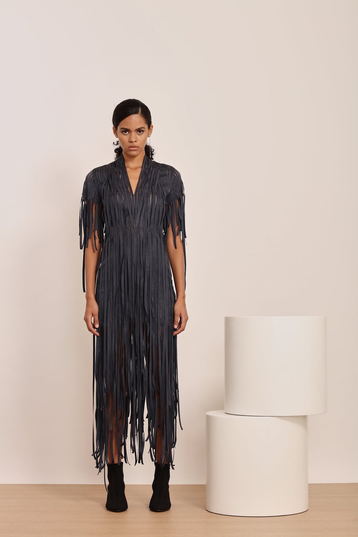 VESTIDO DE FITAS
