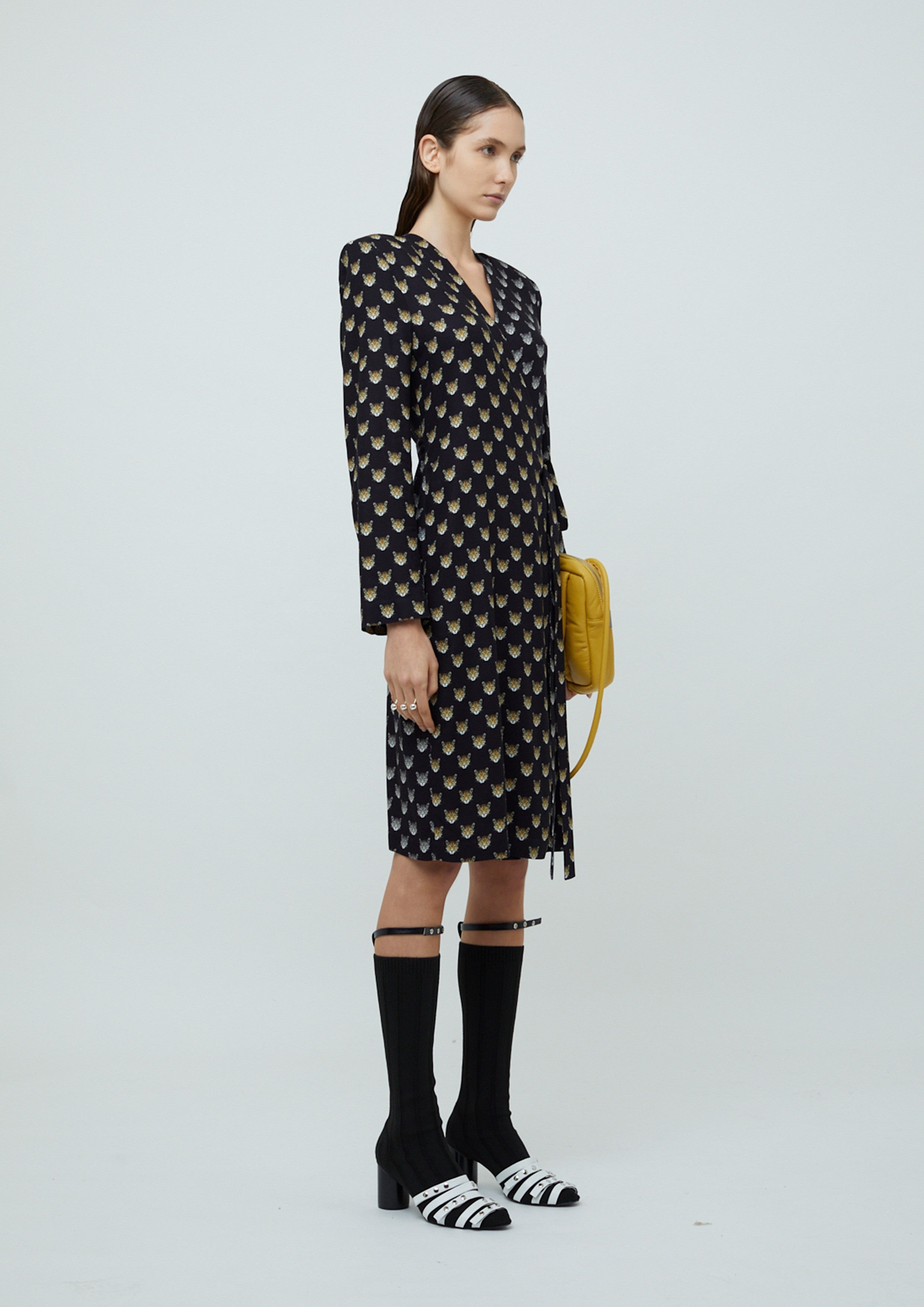 VESTIDO ENVELOPE EM VISCOSE VIVA ONÇA