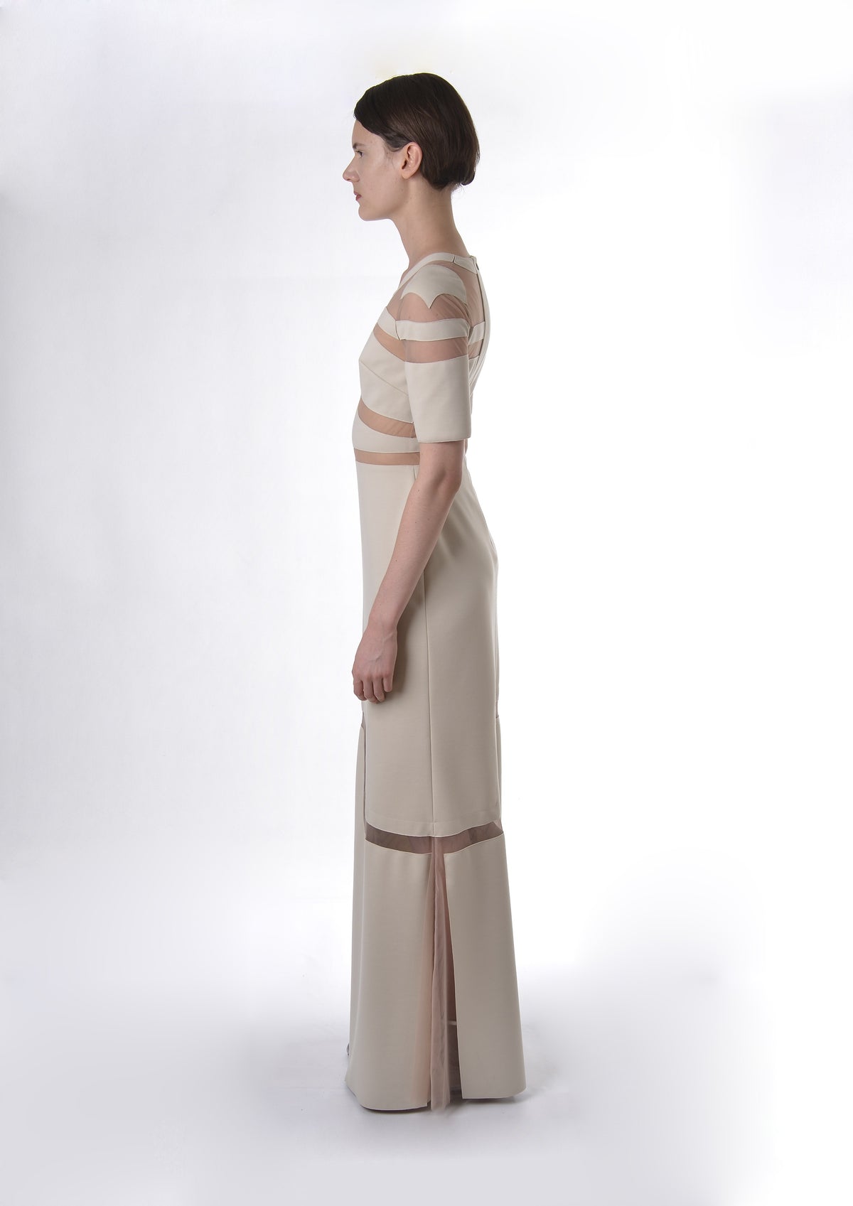 VESTIDO RECORTES COM SAIA SOLTA