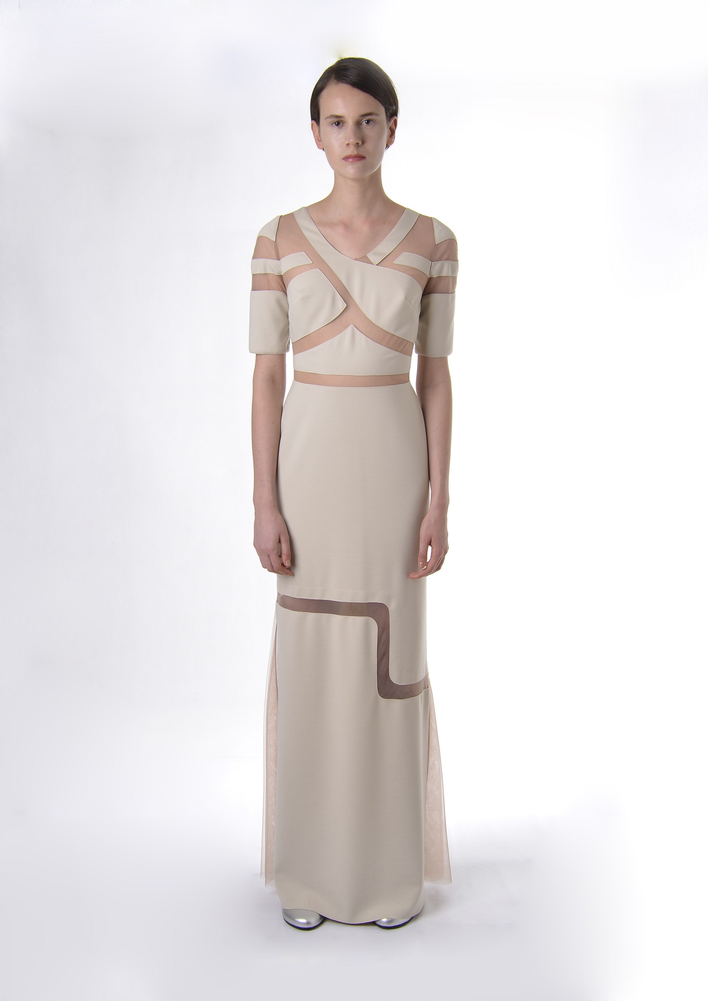 VESTIDO RECORTES COM SAIA SOLTA