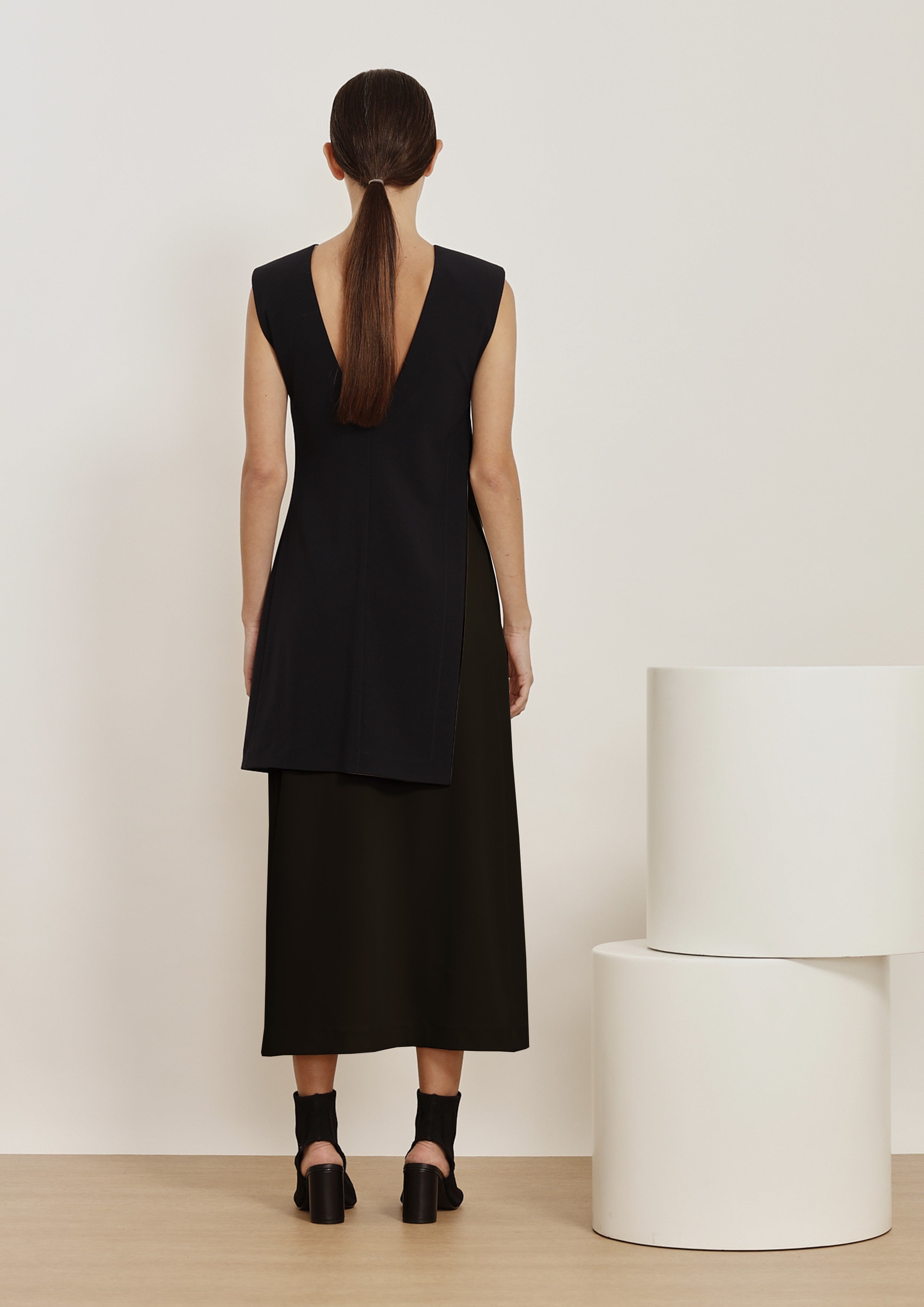 VESTIDO MIDI COM SAIA FENDIDA