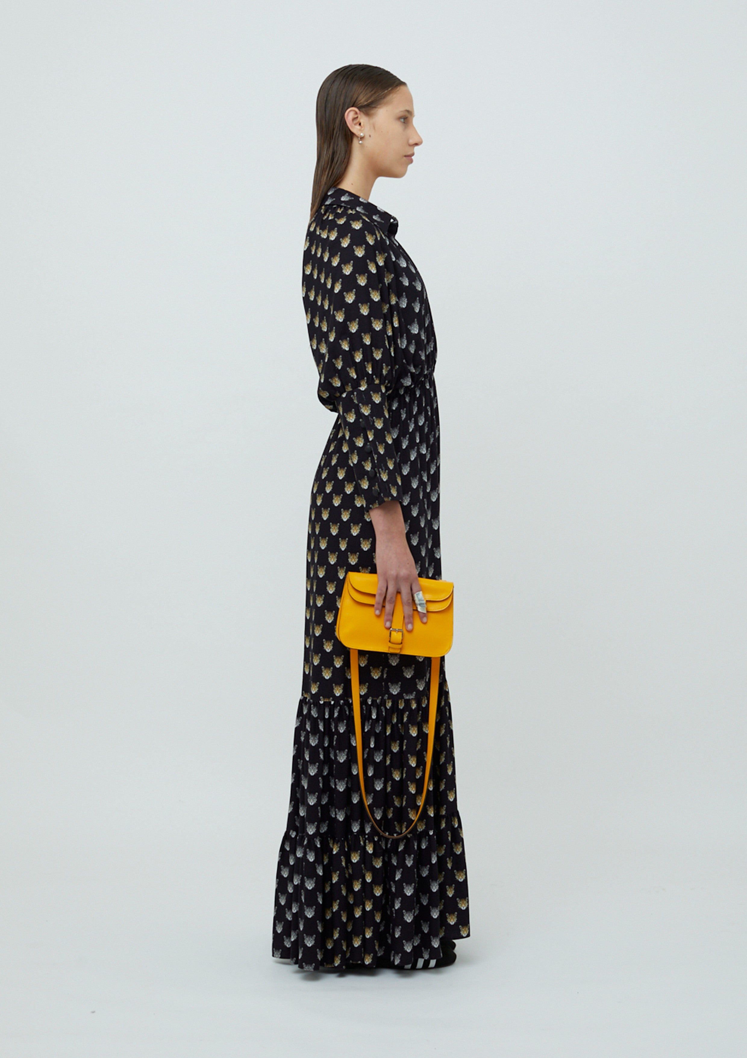VESTIDO ANOS 70 COM GOLA VIVA ONÇA