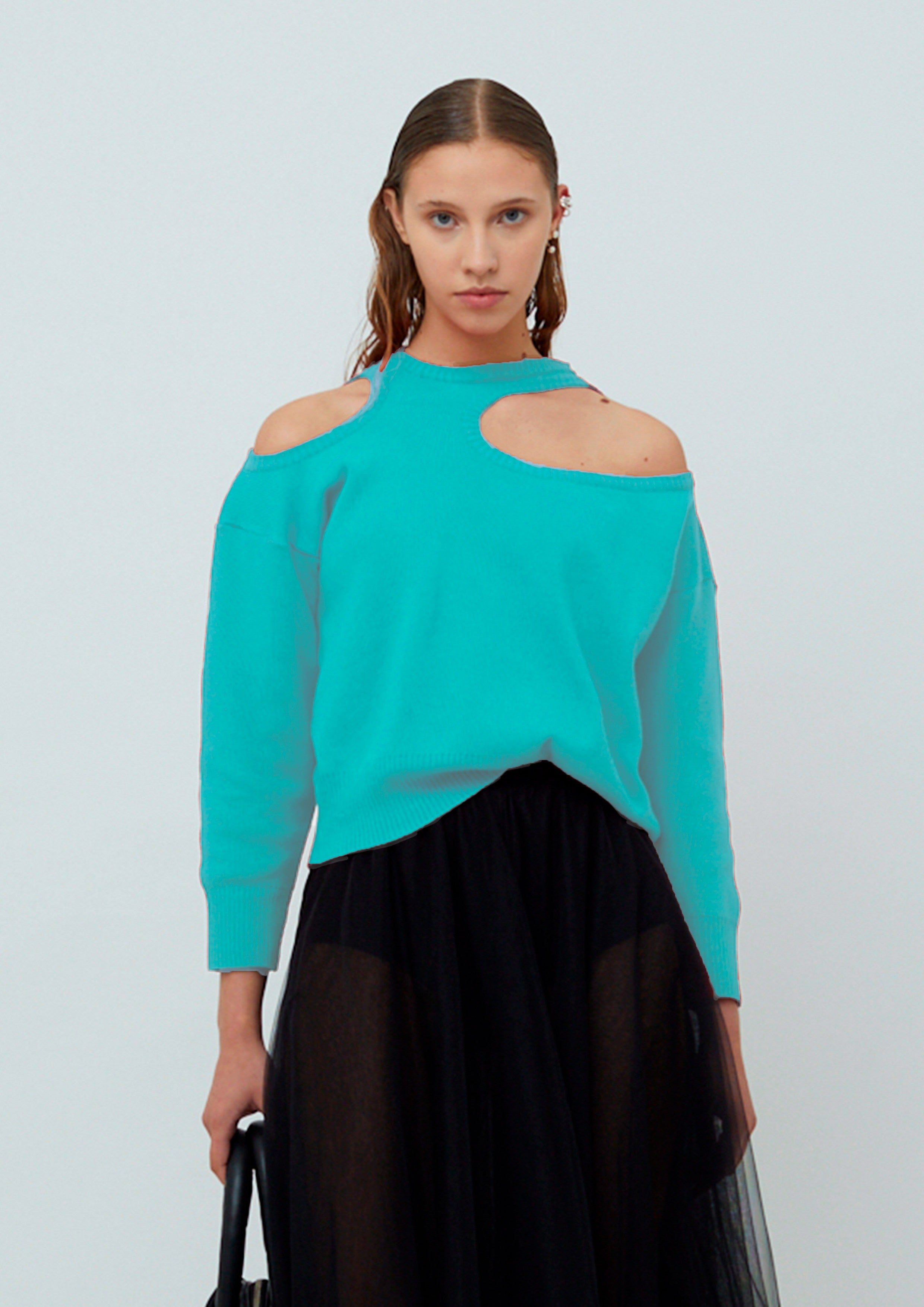 TRICOT COM OMBRO VAZADO