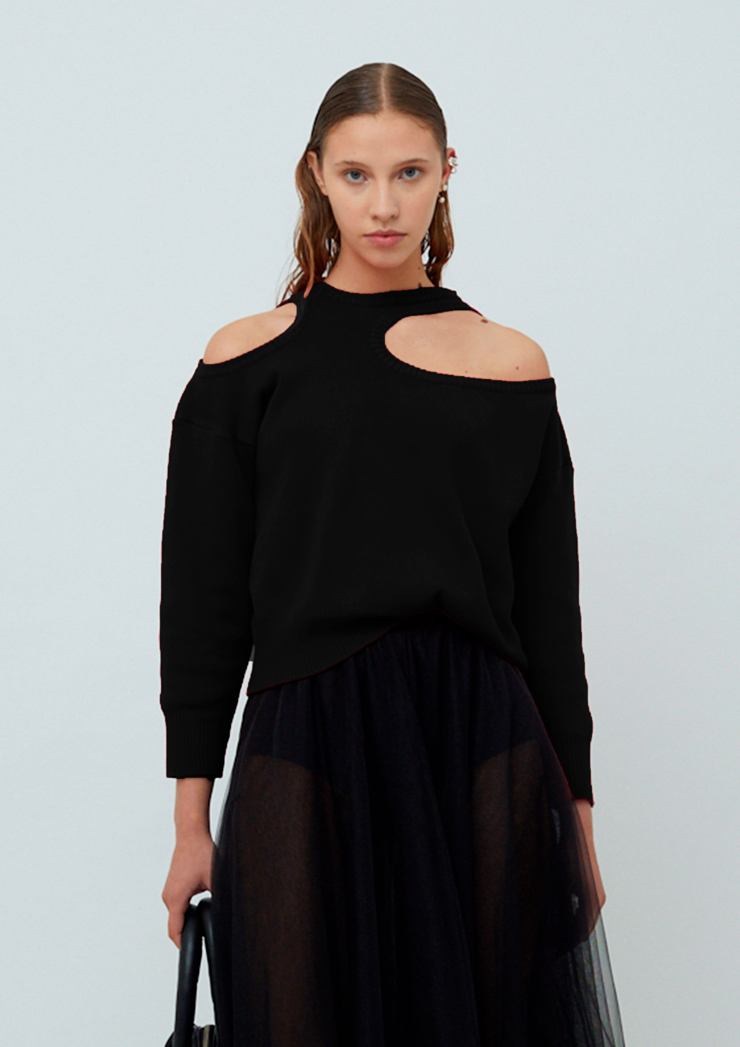 TRICOT COM OMBRO VAZADO