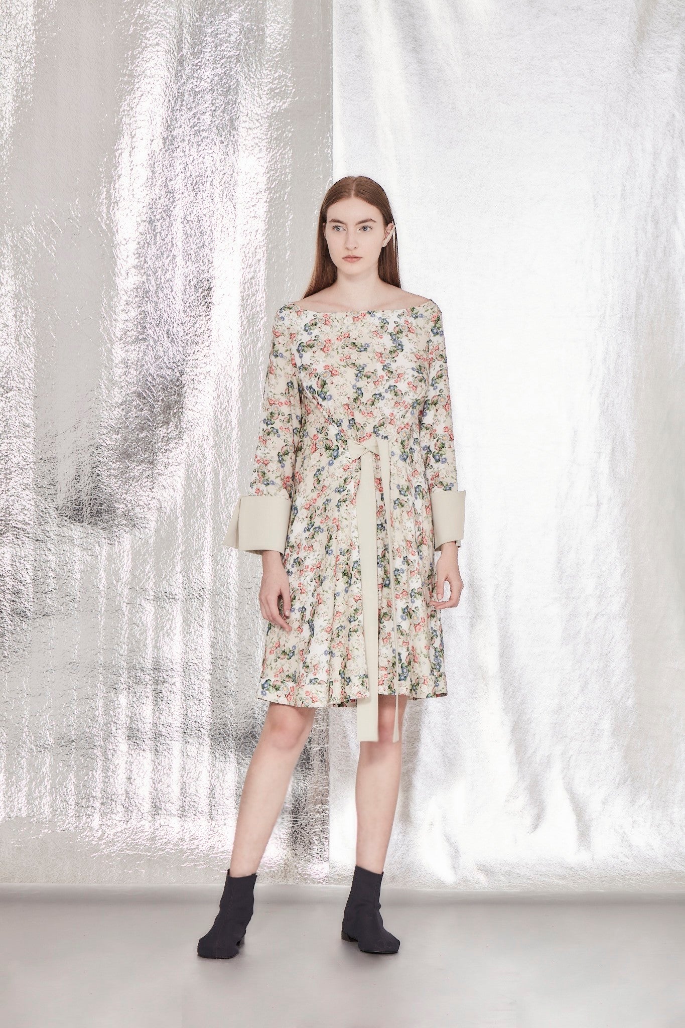 VESTIDO DECOTE CANOA ESTAMPADO FLOR DE VISCOSE
