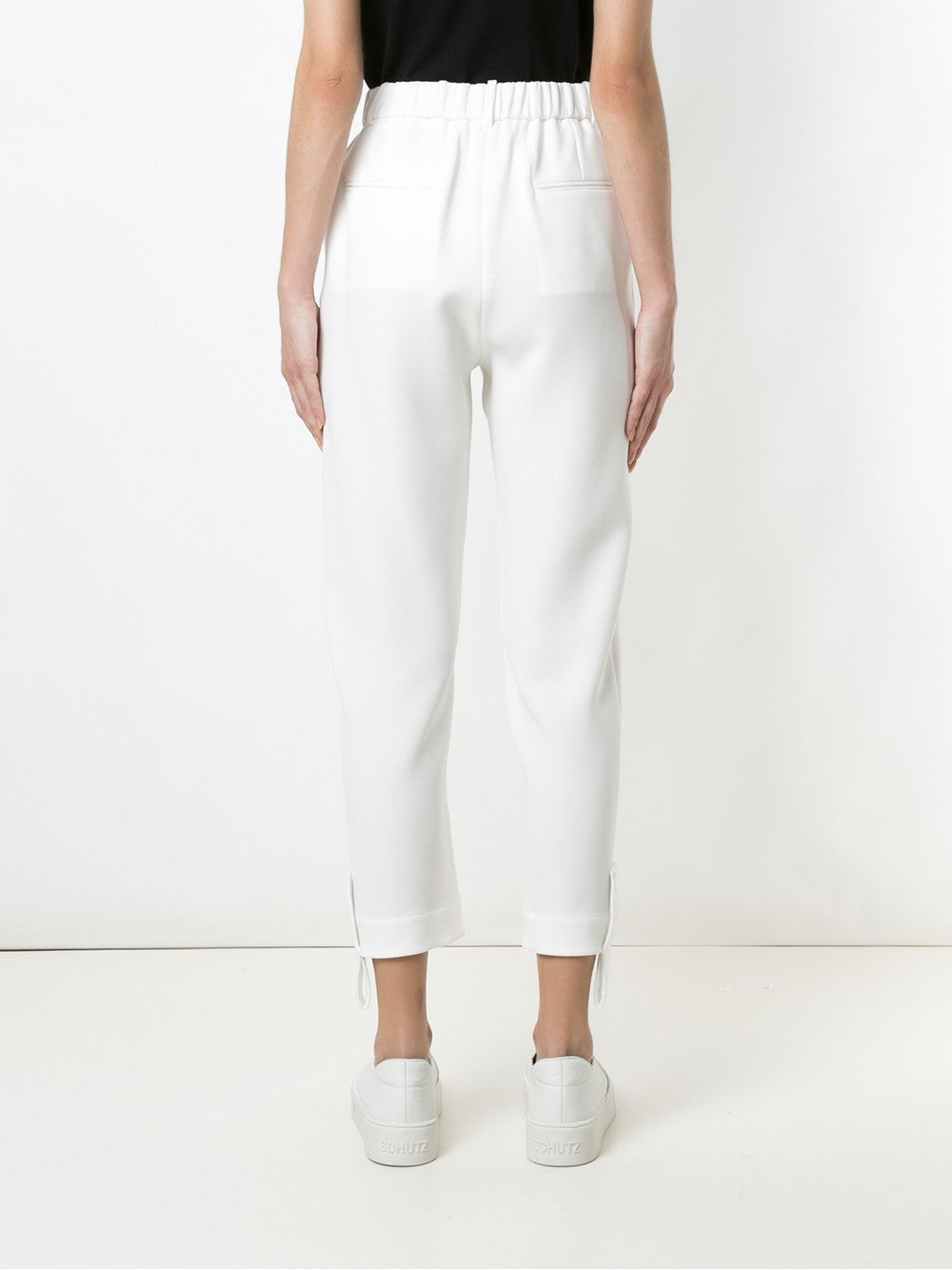 CALÇA DETALHE NA BARRA CREPE