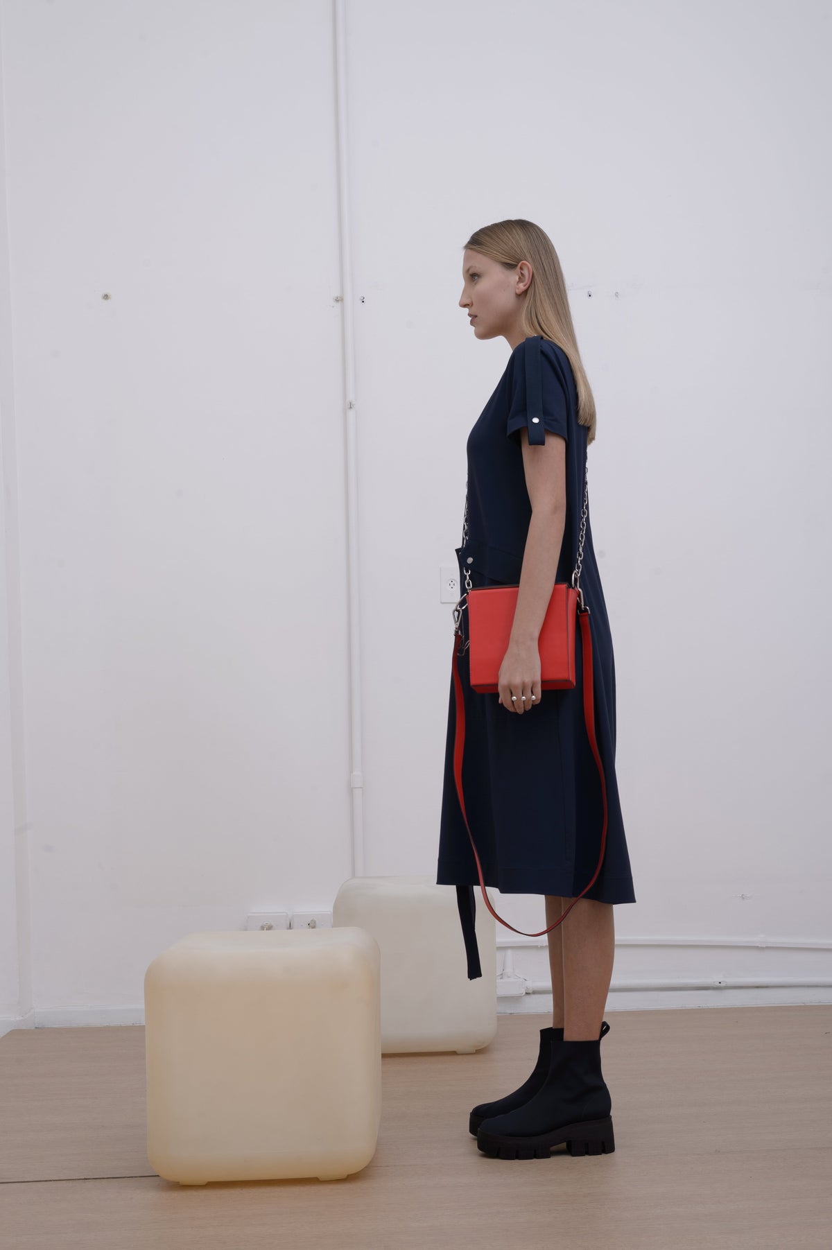VESTIDO COM MARTINGALE