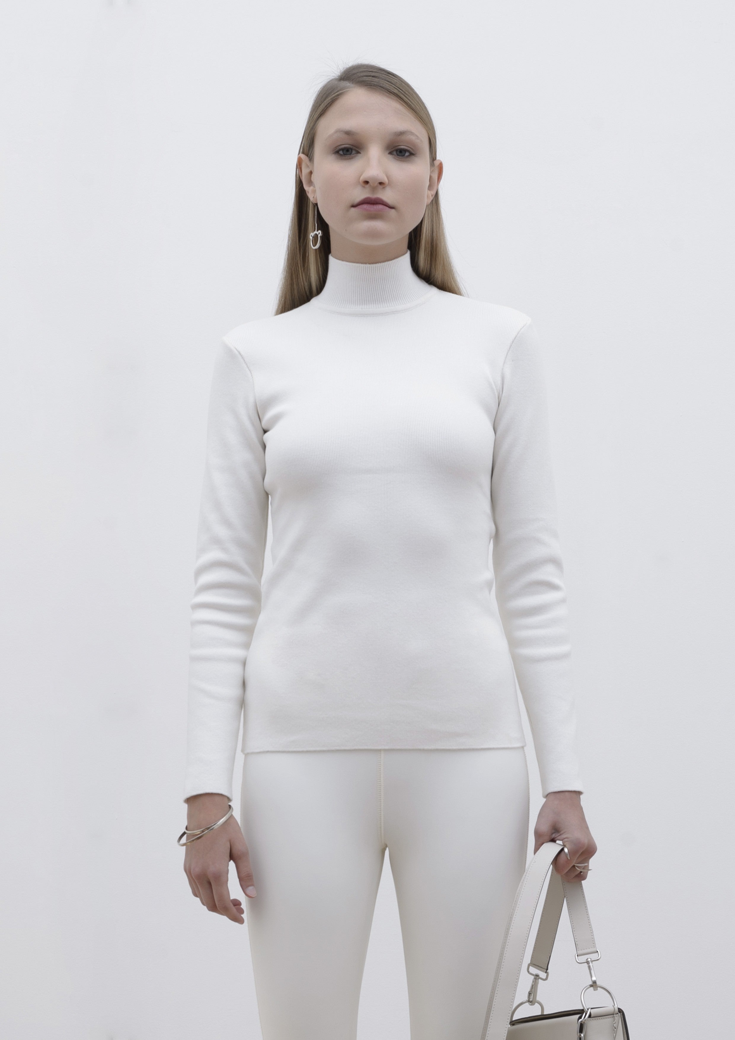 TRICOT COM COSTAS VAZADAS
