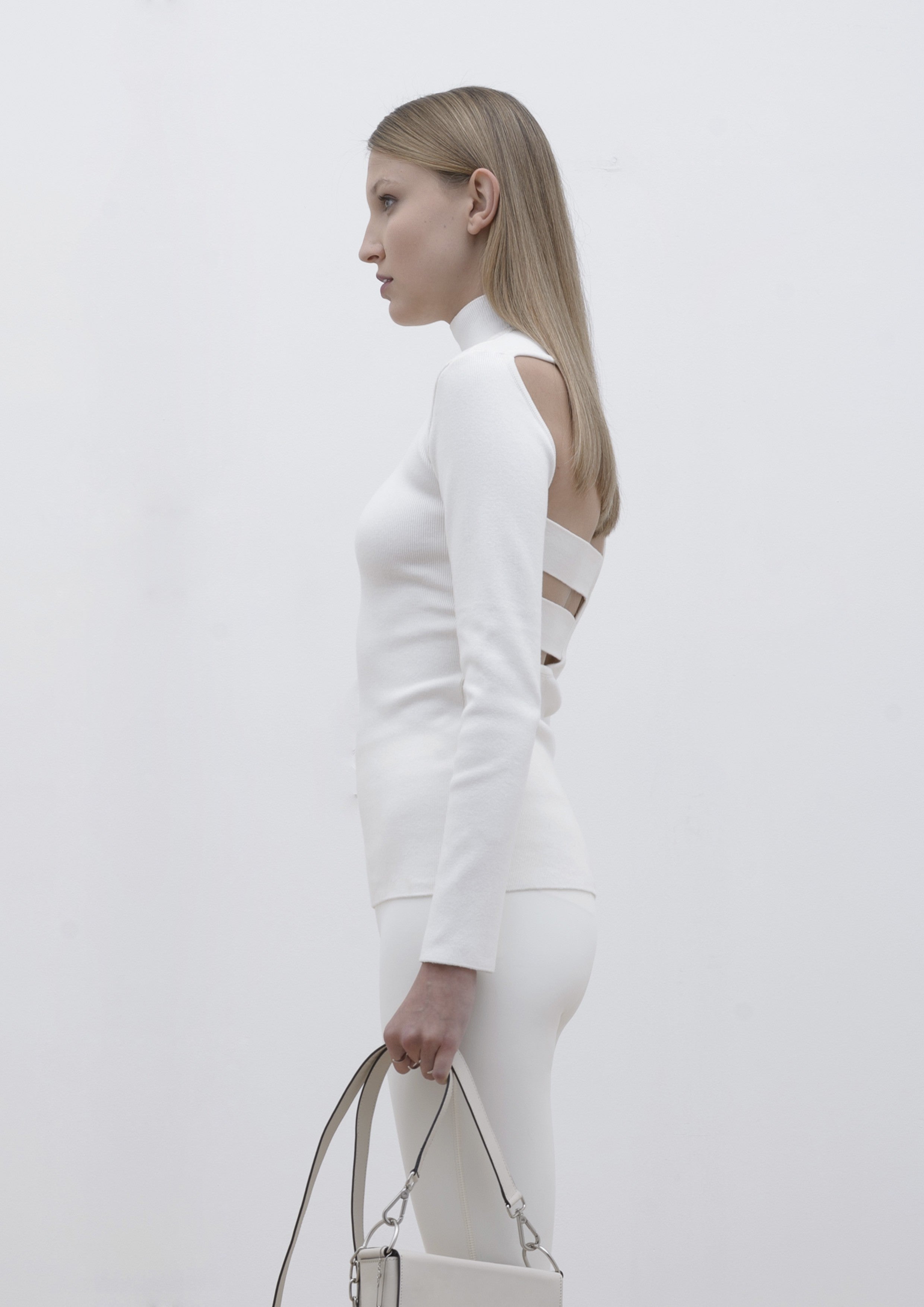 TRICOT COM COSTAS VAZADAS