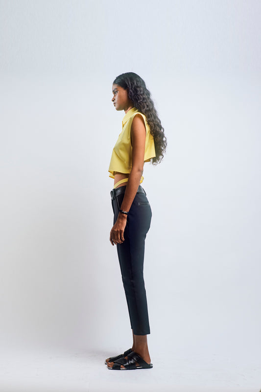 CALÇA LEGGING COM CÓS DE COURO