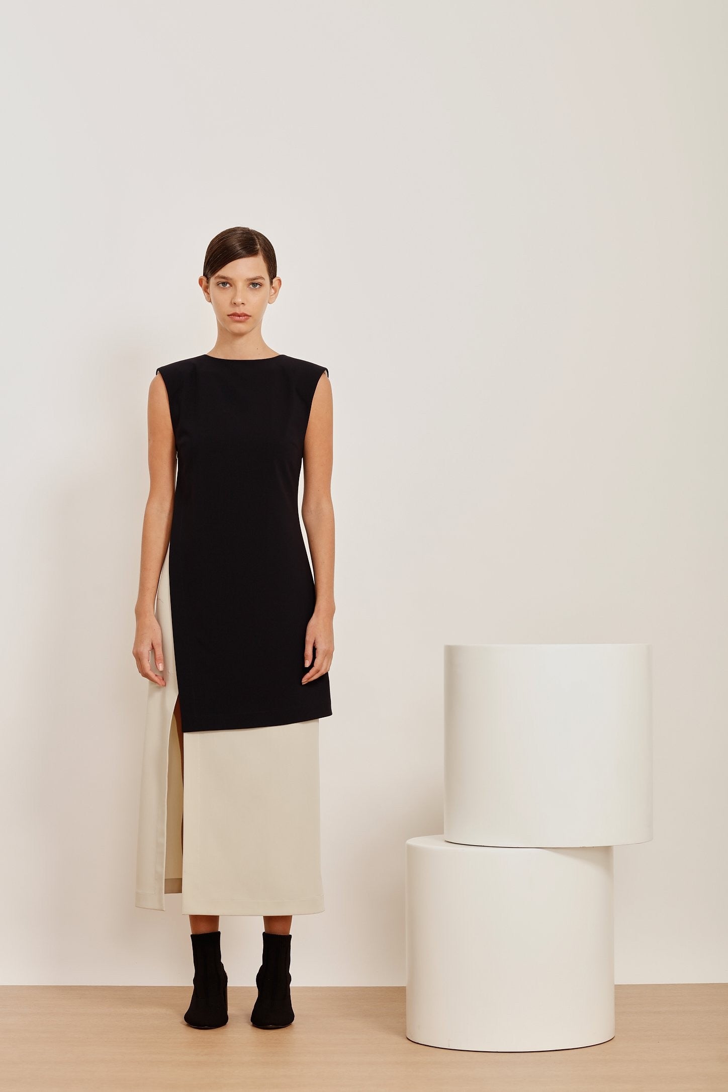 VESTIDO MIDI SAIA FENDIDA BICOLOR TIMELLES