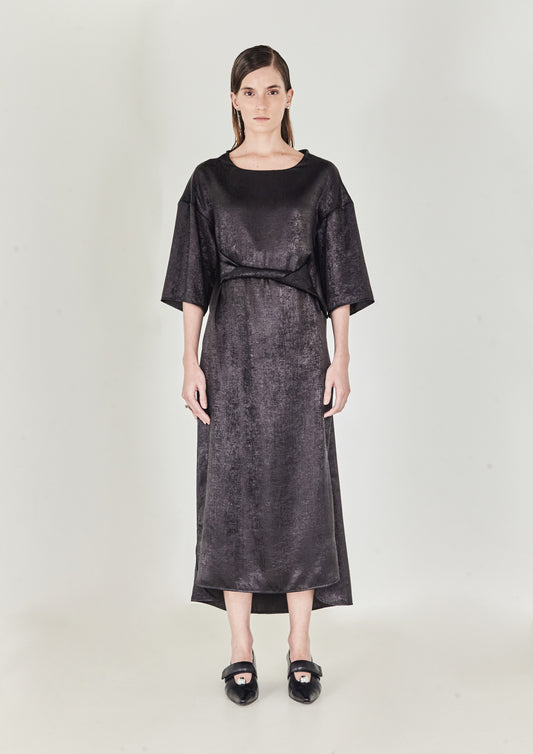 VESTIDO AMPLO GOLA MEDIEVAL