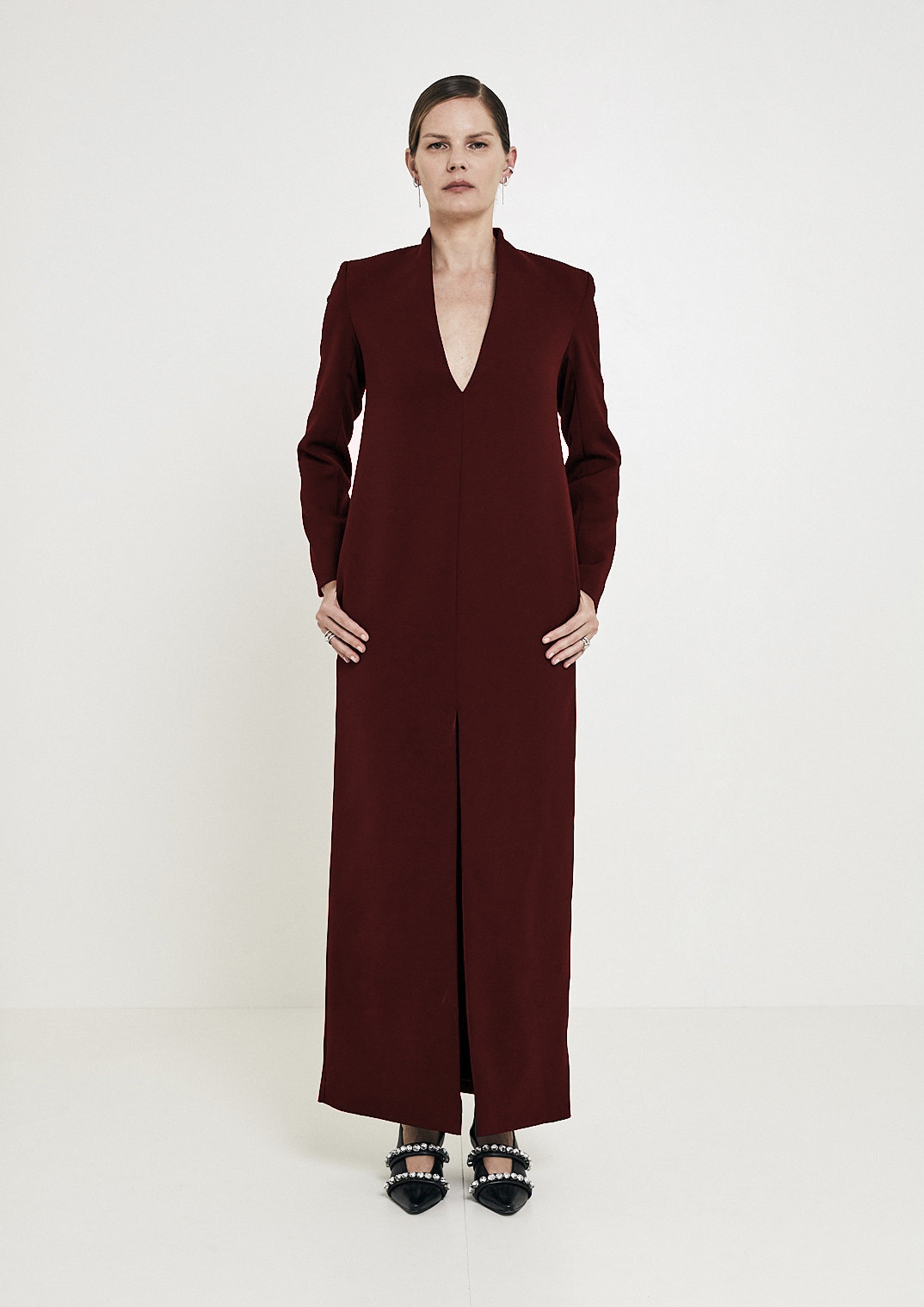 VESTIDO ALFAIATARIA COM DECOTE E FENDA