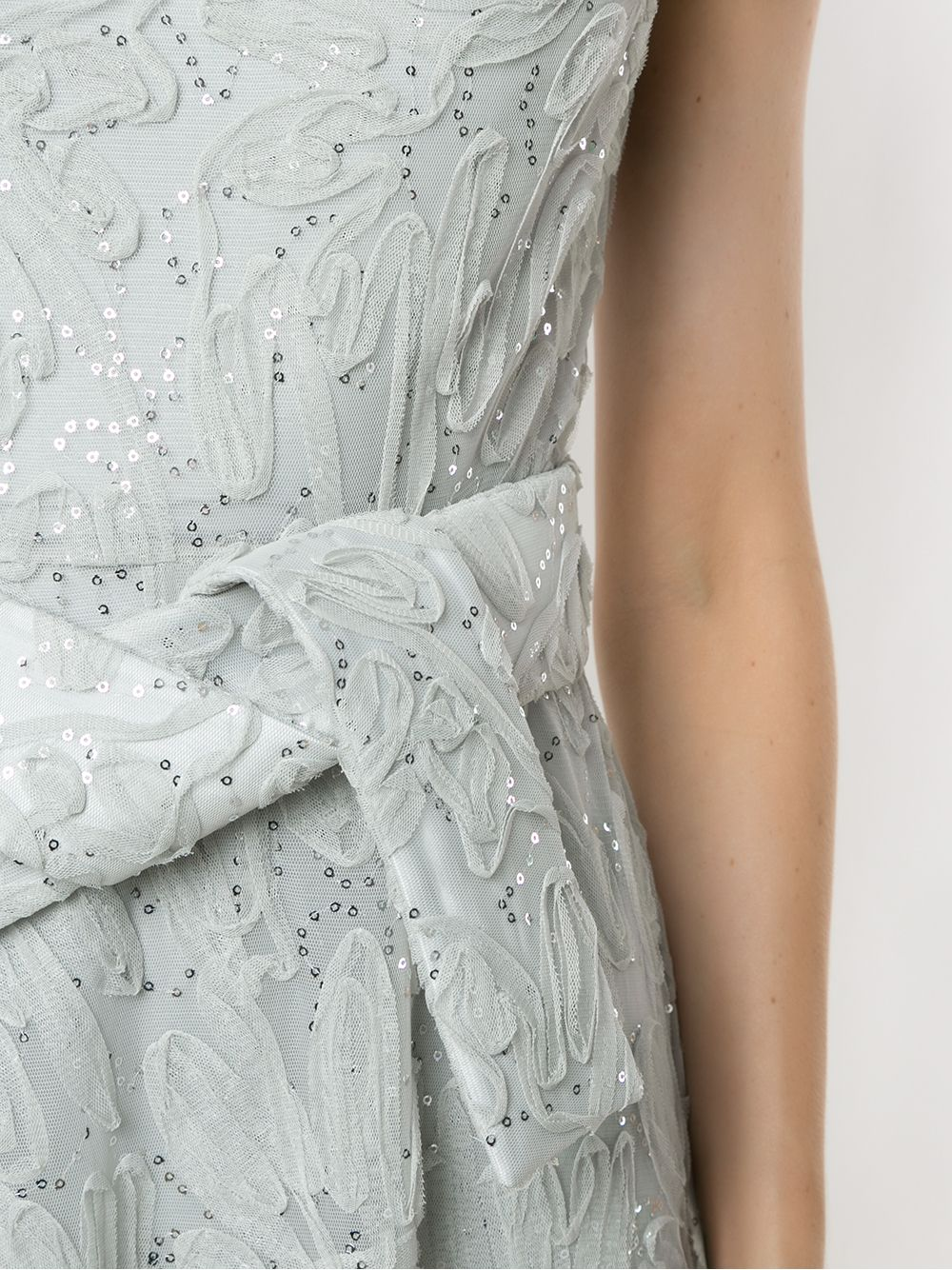 VESTIDO OMBRO VAZADO TULE E PAETÊ