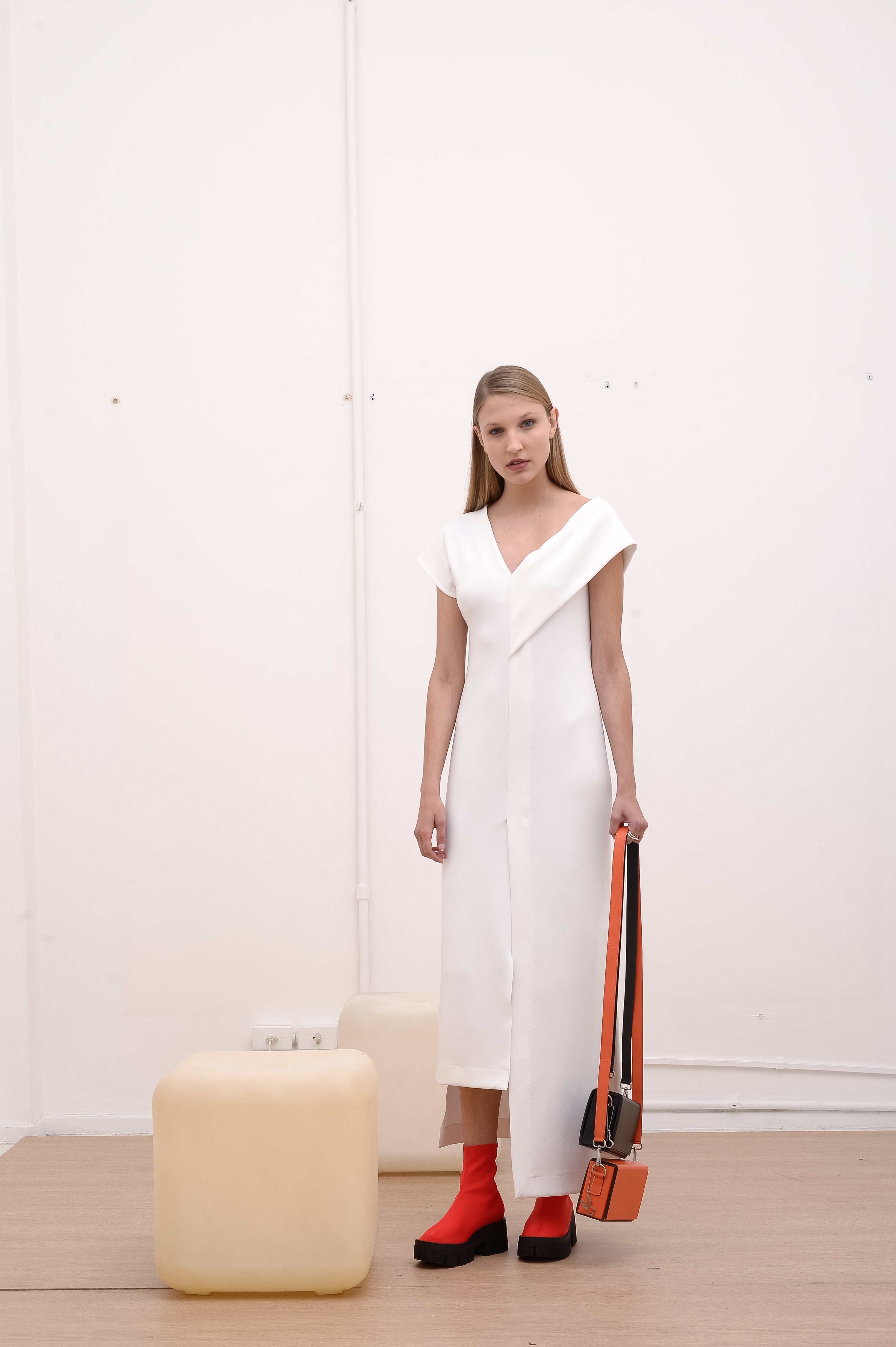 VESTIDO LONGO DECOTE ASSIMÉTRICO JERSEY CROWN