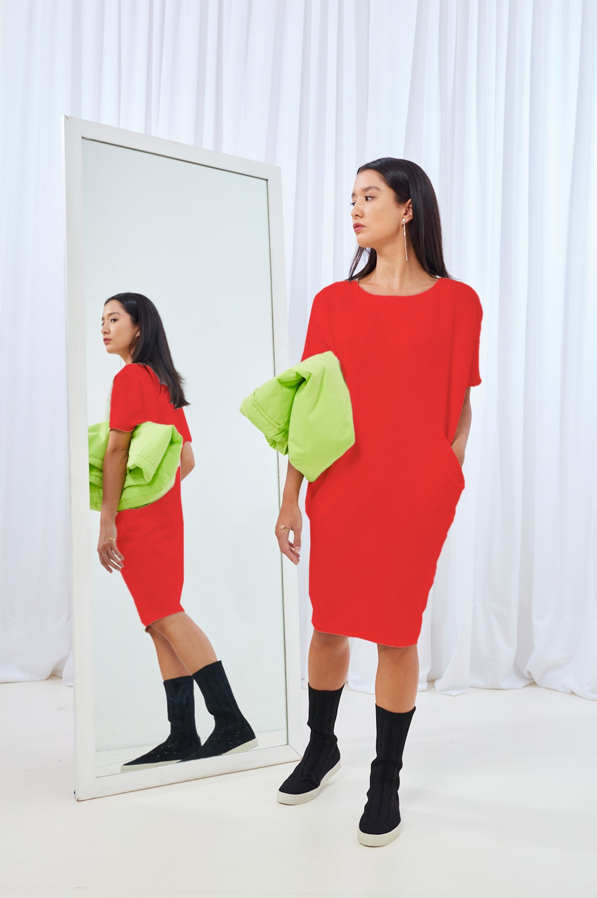 VESTIDO COM BOLSO DE MALHA