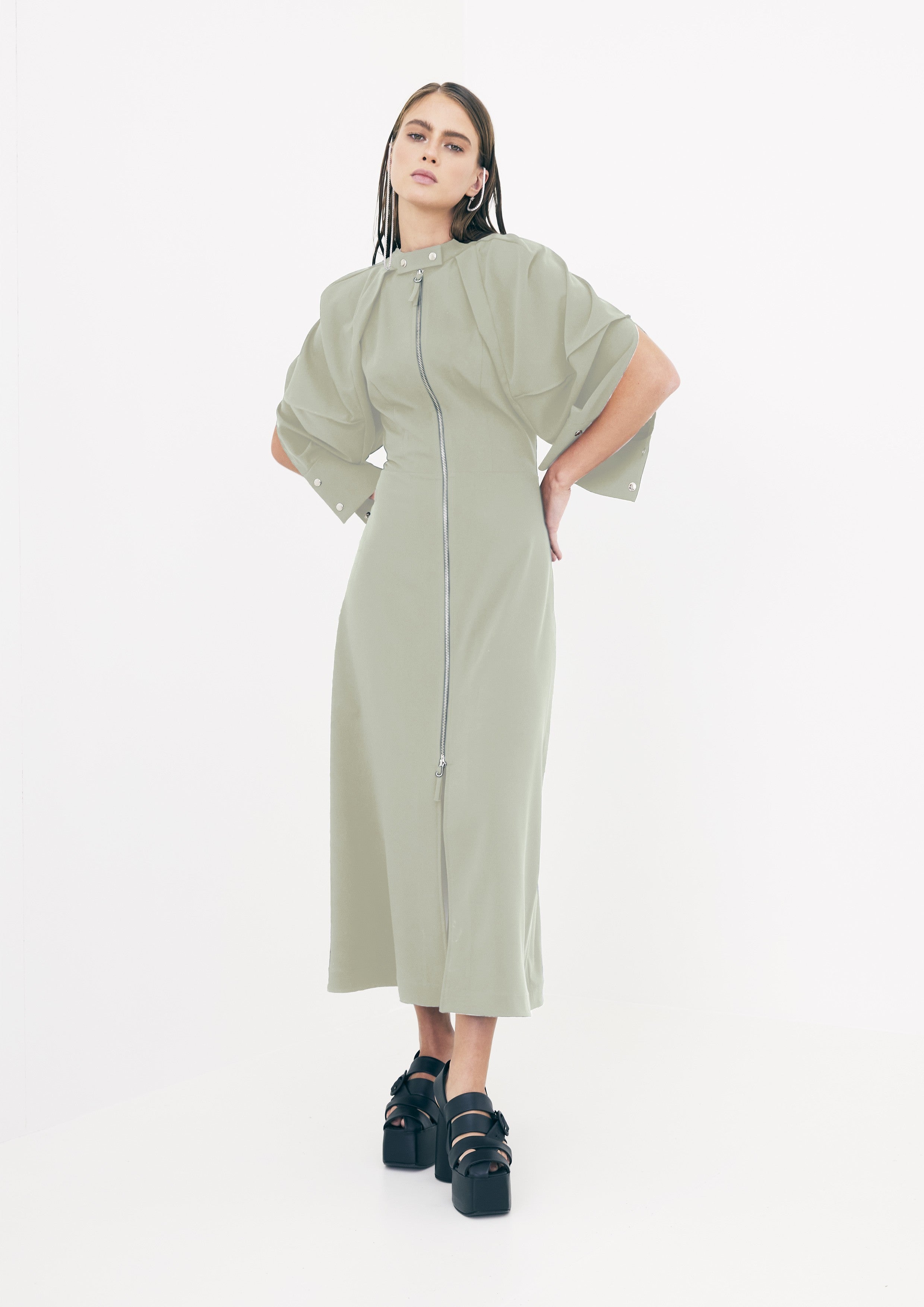VESTIDO MANGA AMPLA DE GABARDINE