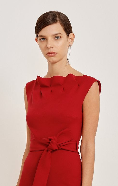 VESTIDO COM PREGA NO DECOTE
