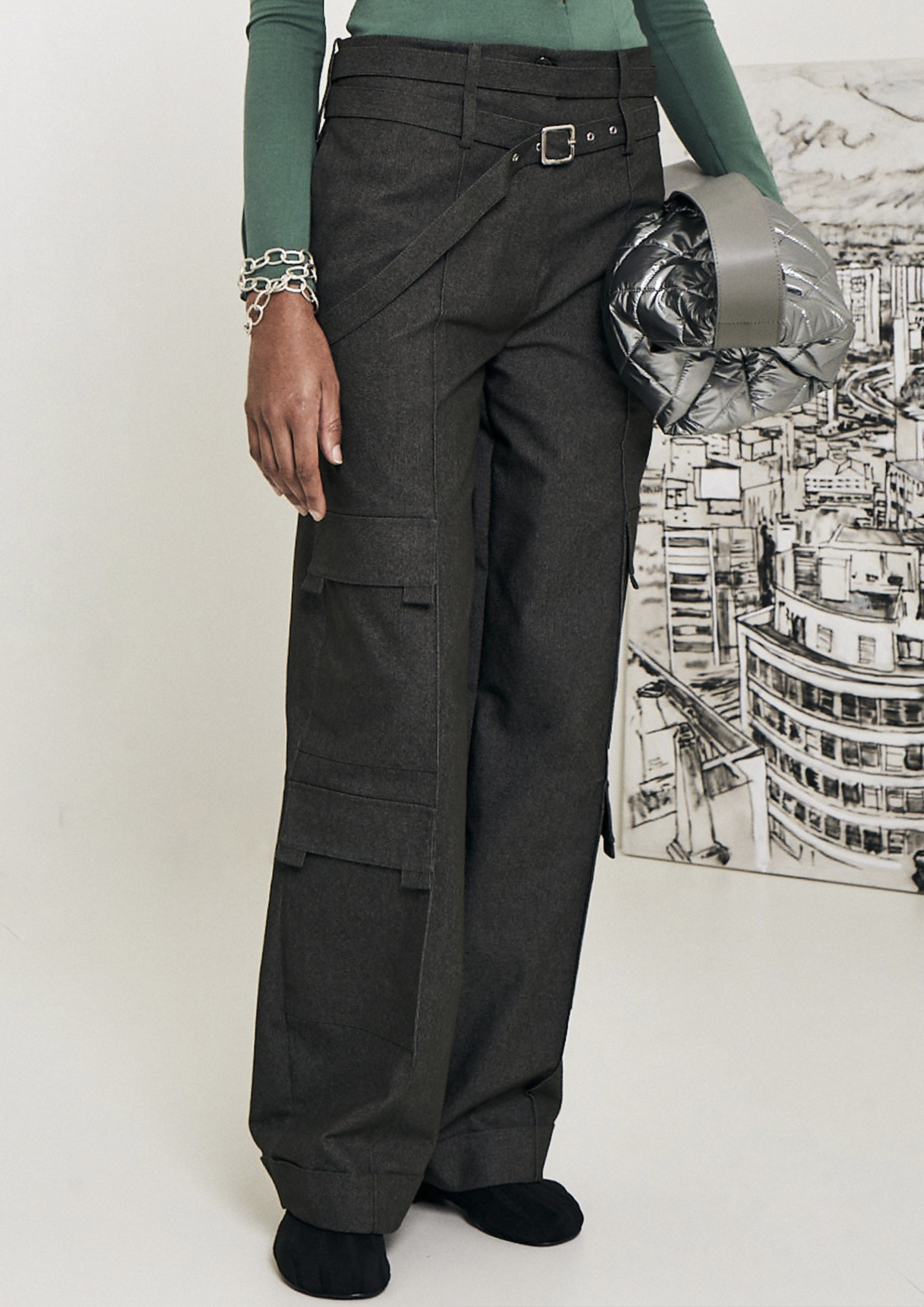 CALÇA CARGO EM JEANS