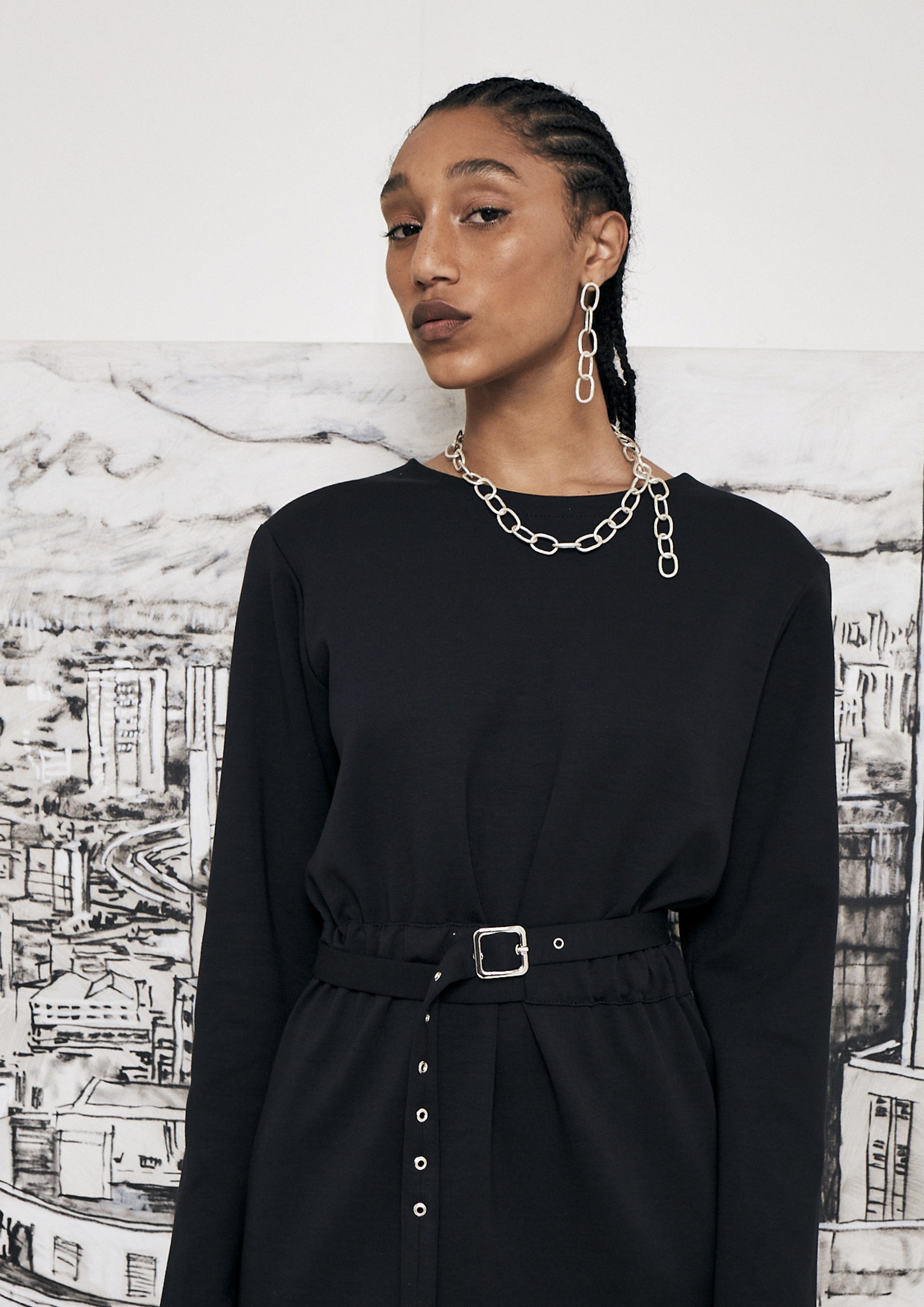 VESTIDO MIDI COM OMBREIRA