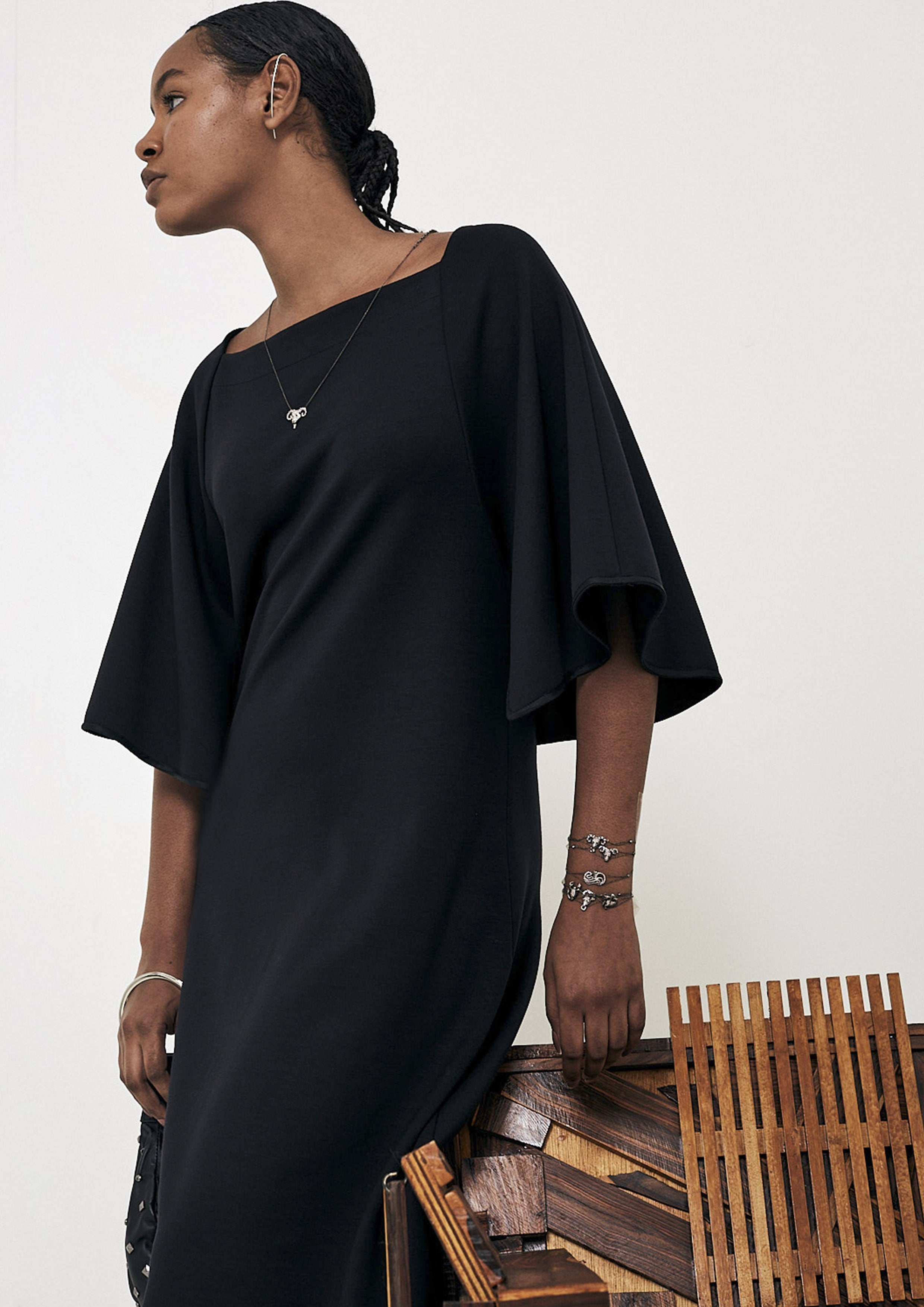 VESTIDO EVASÊ COM MANGA MORCEGO