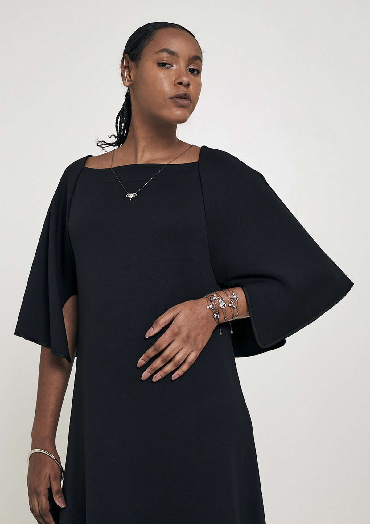 VESTIDO EVASÊ COM MANGA MORCEGO