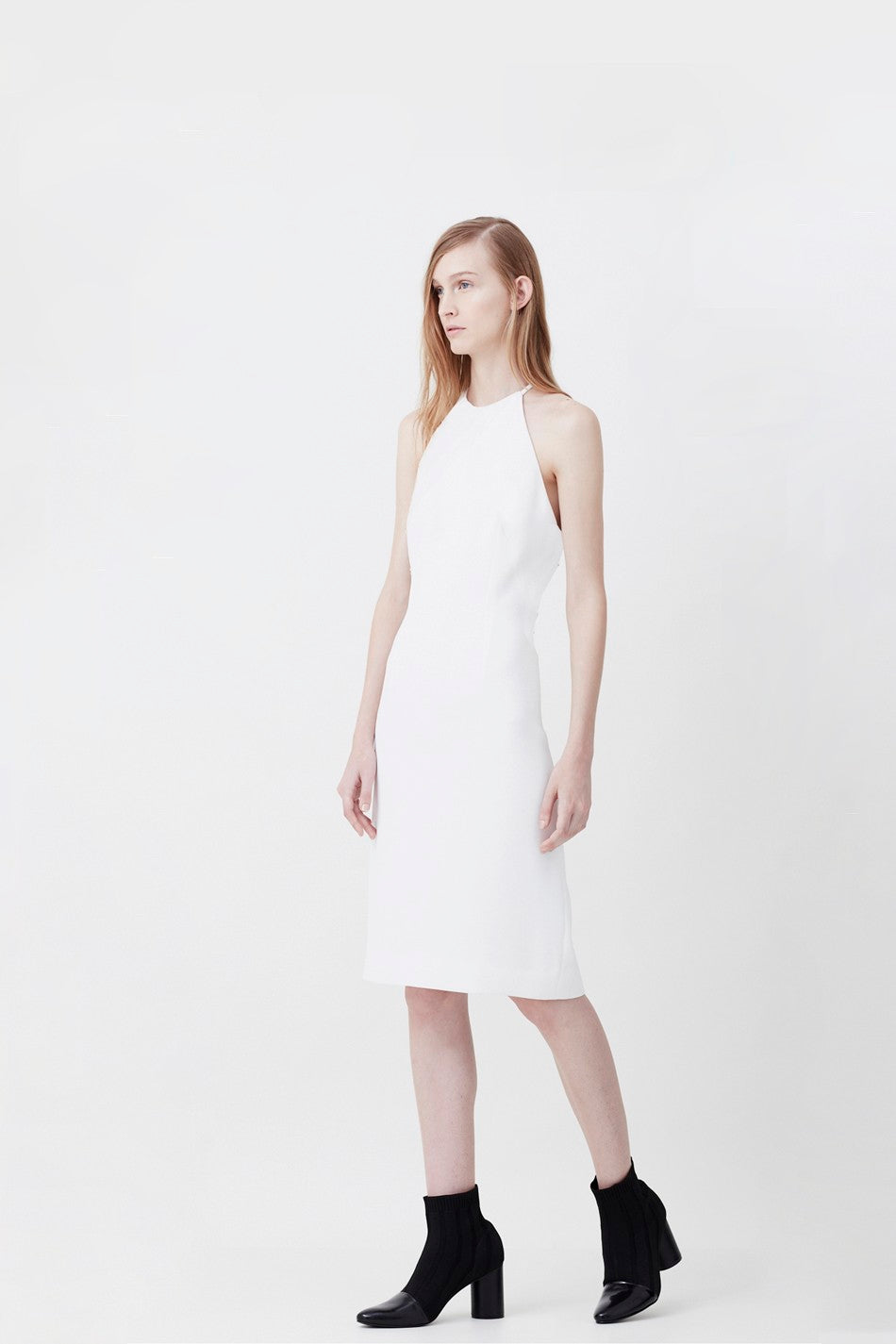 VESTIDO CURTO VAZADO COSTAS