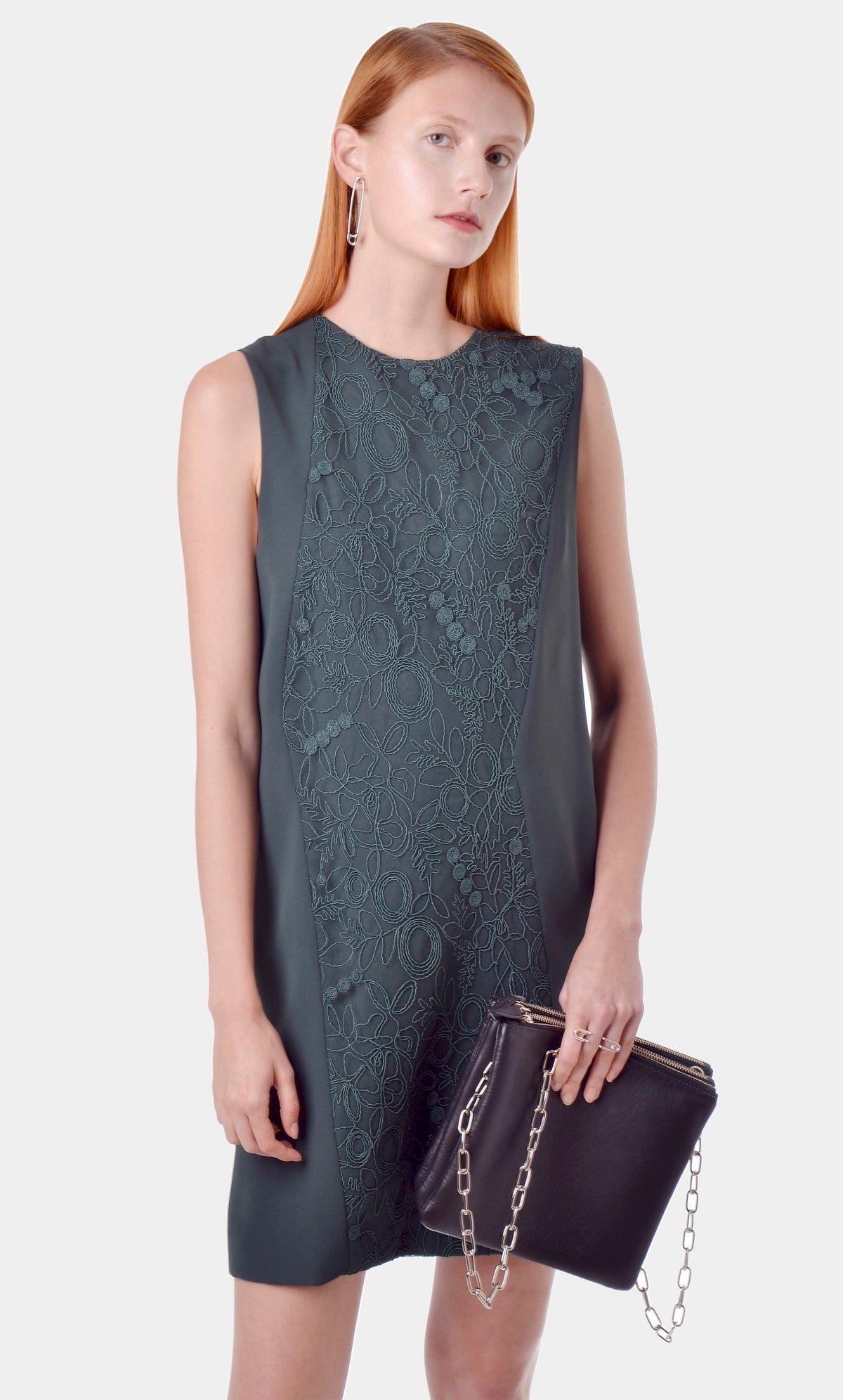VESTIDO CURTO COM RENDA