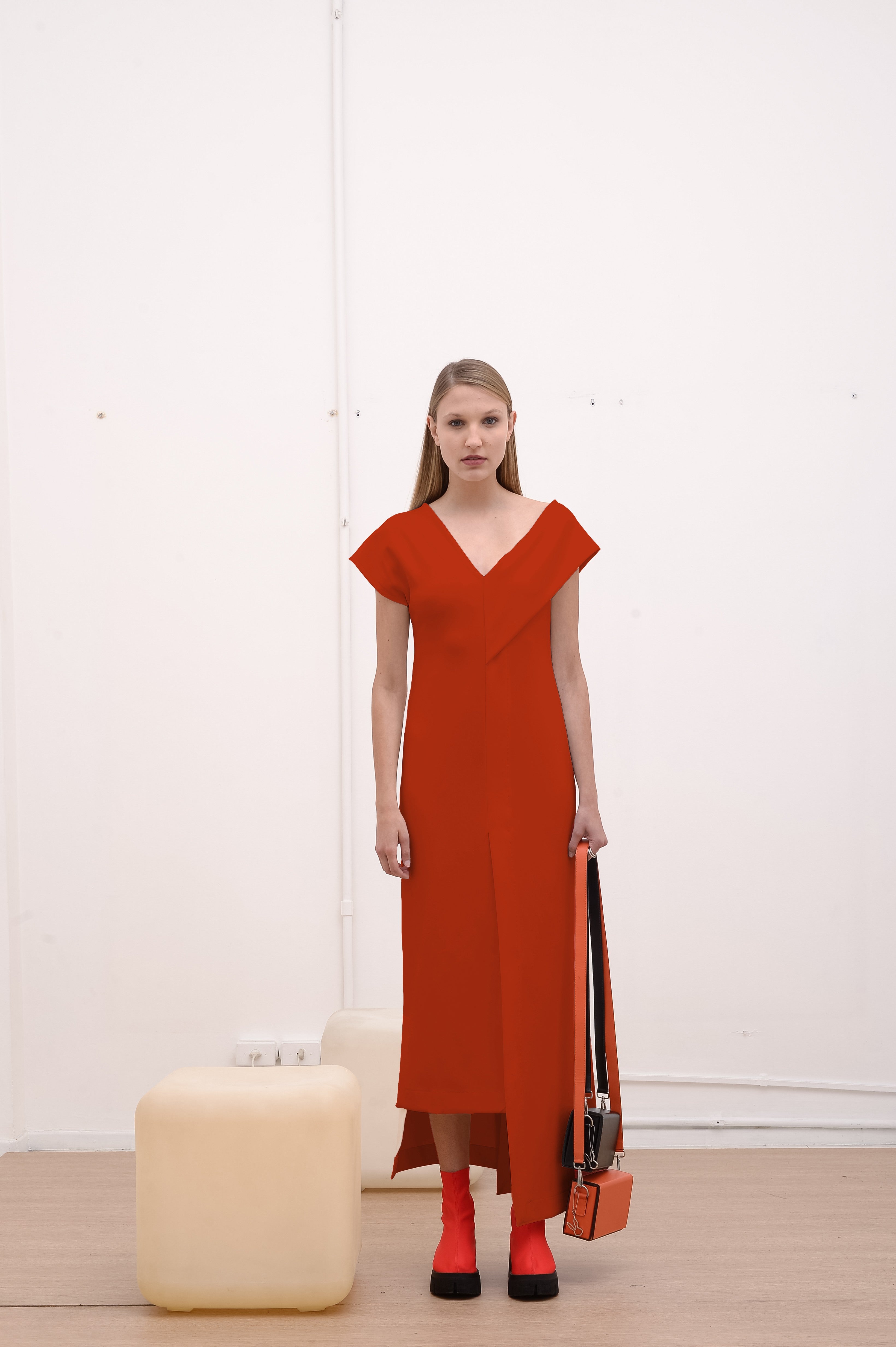 VESTIDO LONGO DECOTE ASSIMÉTRICO JERSEY CROWN