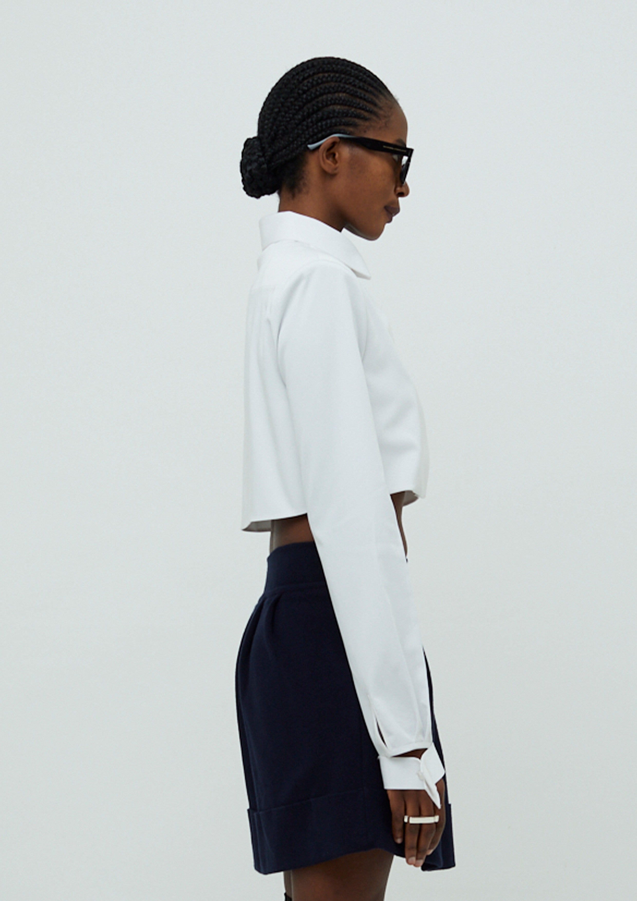 CAMISA CROPPED DE GABARDINE
