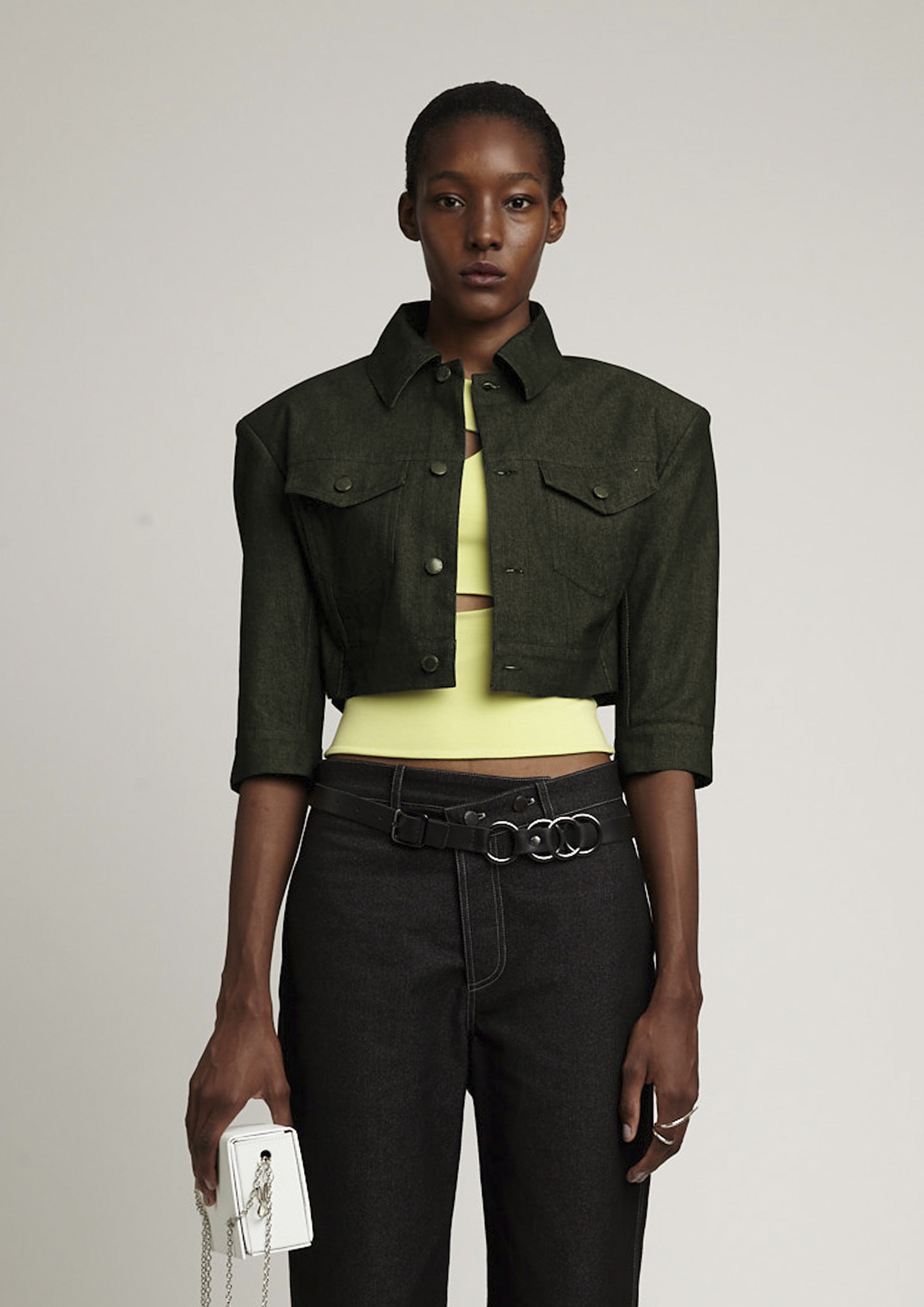 JAQUETA CROPPED DE SARJA JEANS