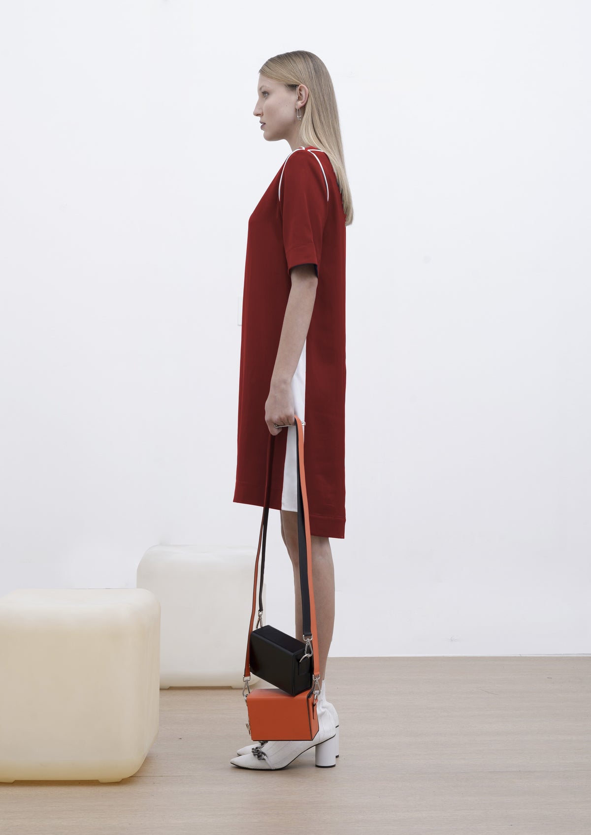 VESTIDO RETO COM VIVO