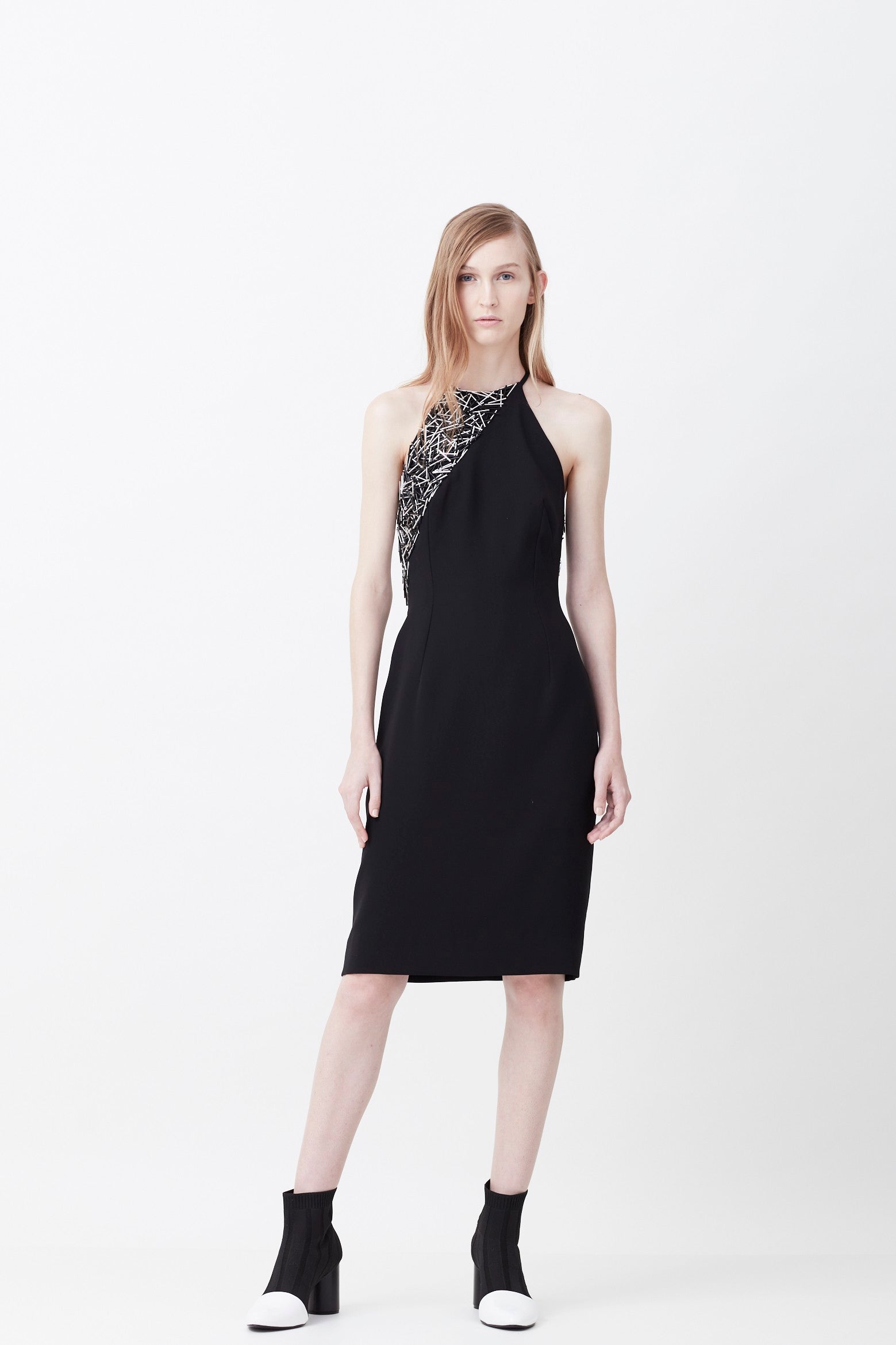 VESTIDO CURTO BORDADOS CANUTILHOS