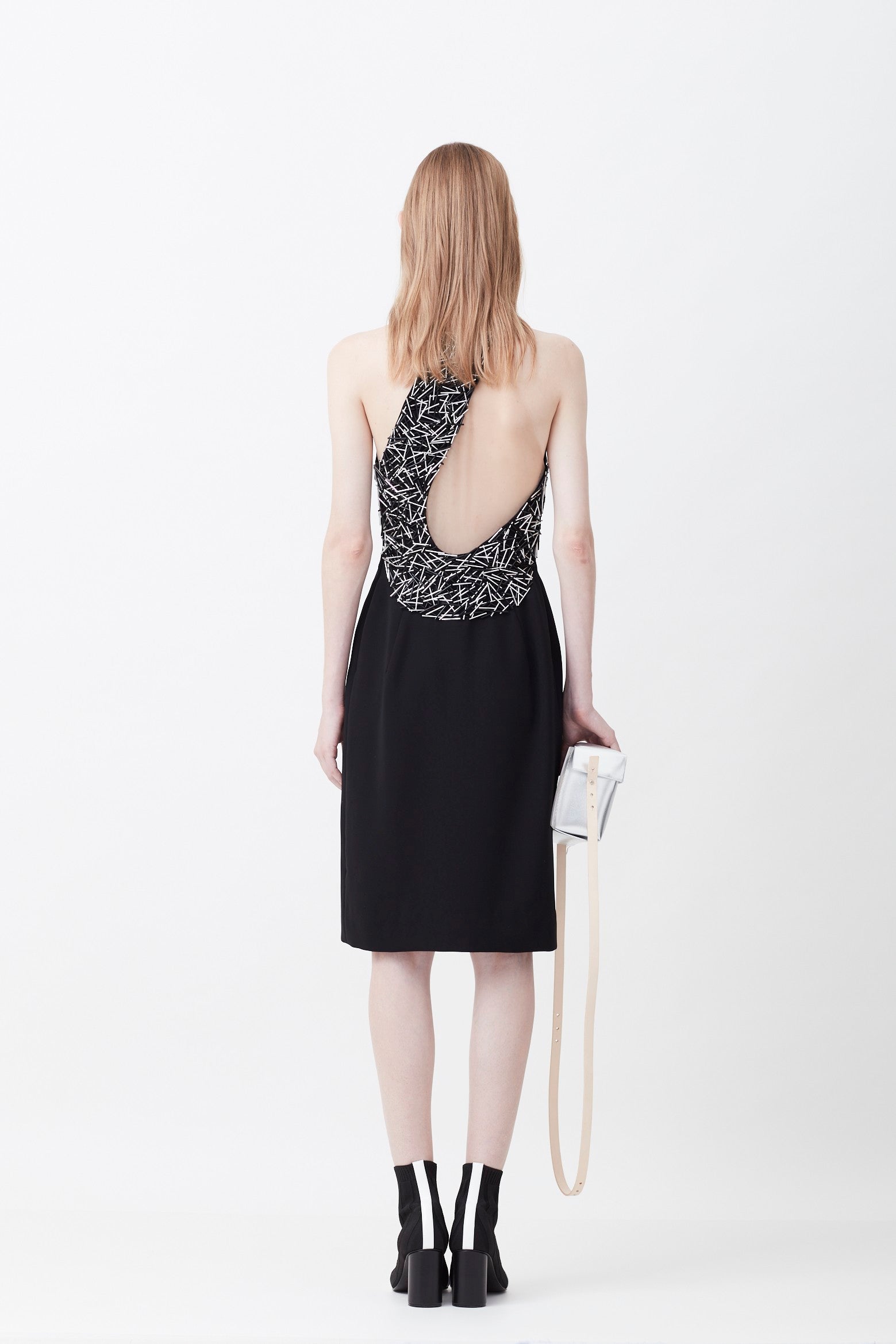 VESTIDO CURTO BORDADOS CANUTILHOS