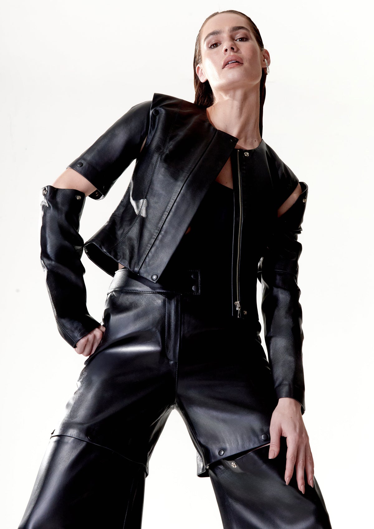 JAQUETA COM MANGA DESTACÁVEL EM COURO