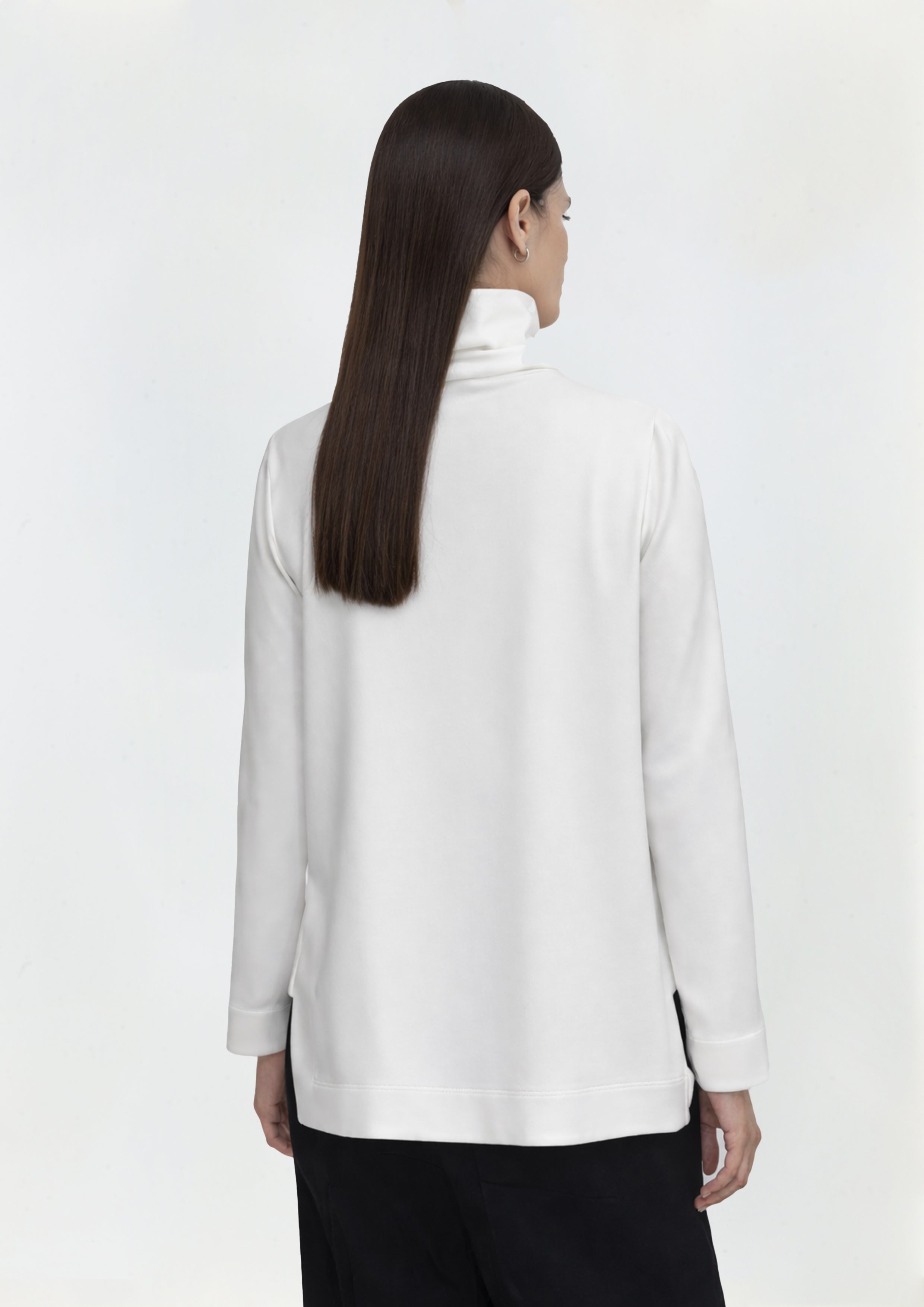 BLUSA GOLA ROLÊ ASSIMÉTRICA