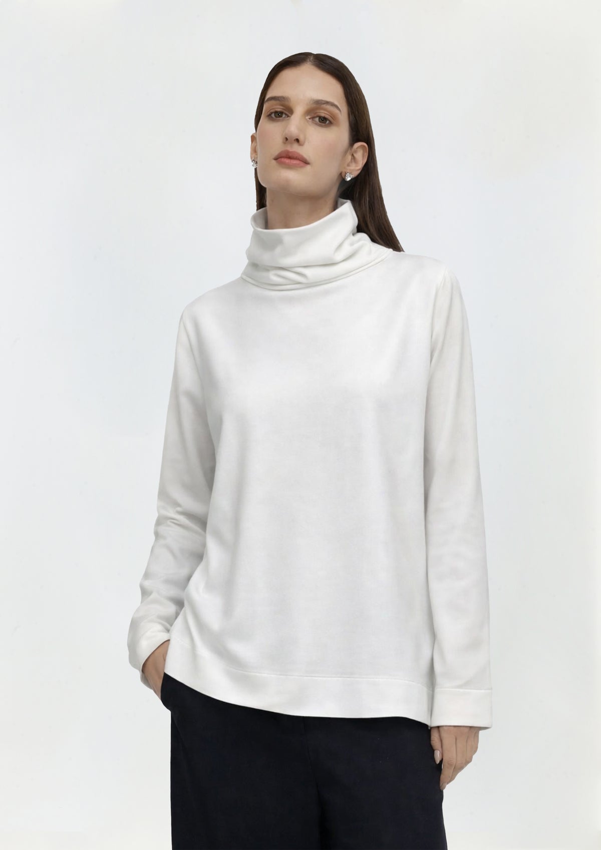 BLUSA GOLA ROLÊ ASSIMÉTRICA