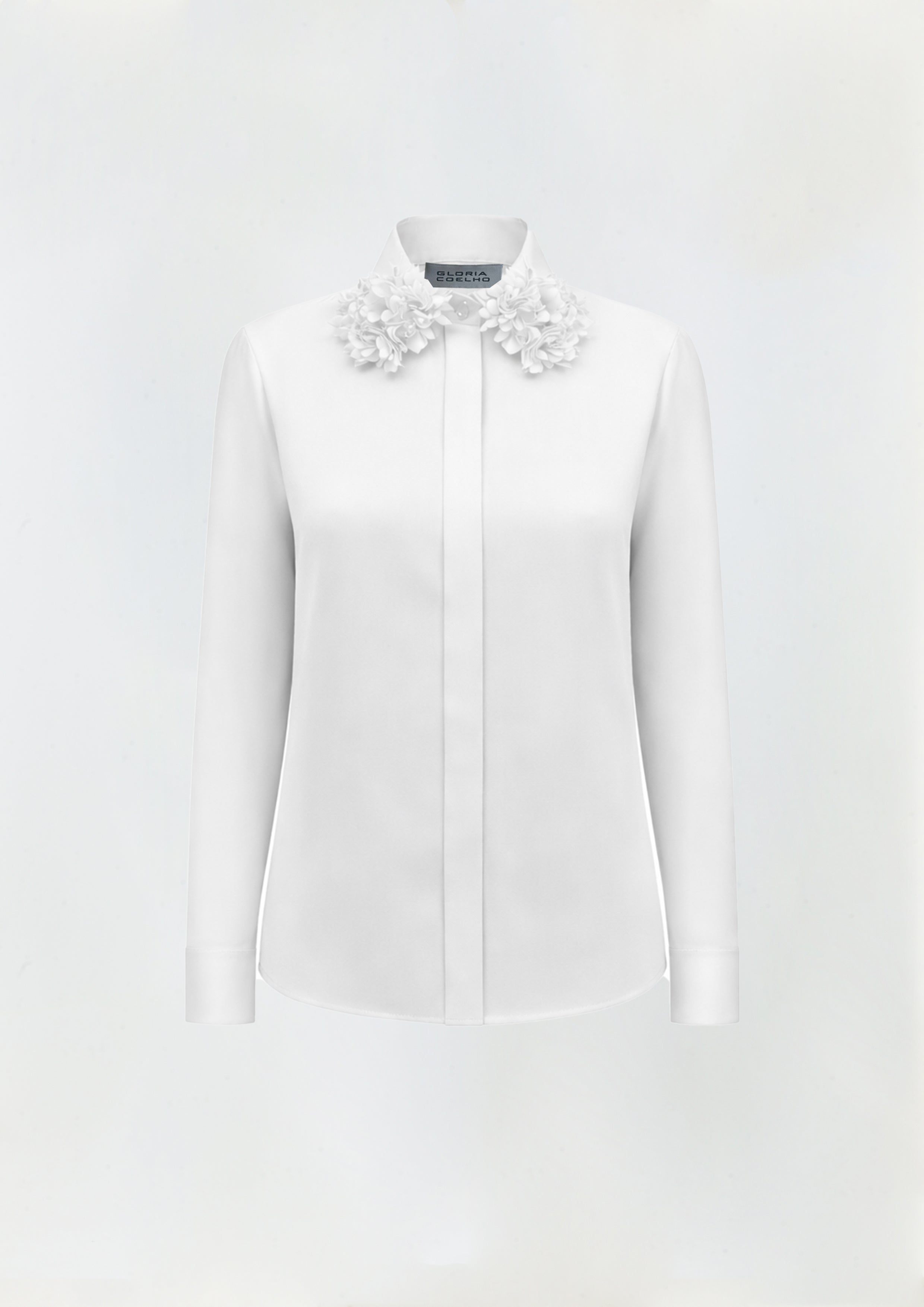 CAMISA COM FLORES PÉTALAS NA GOLA