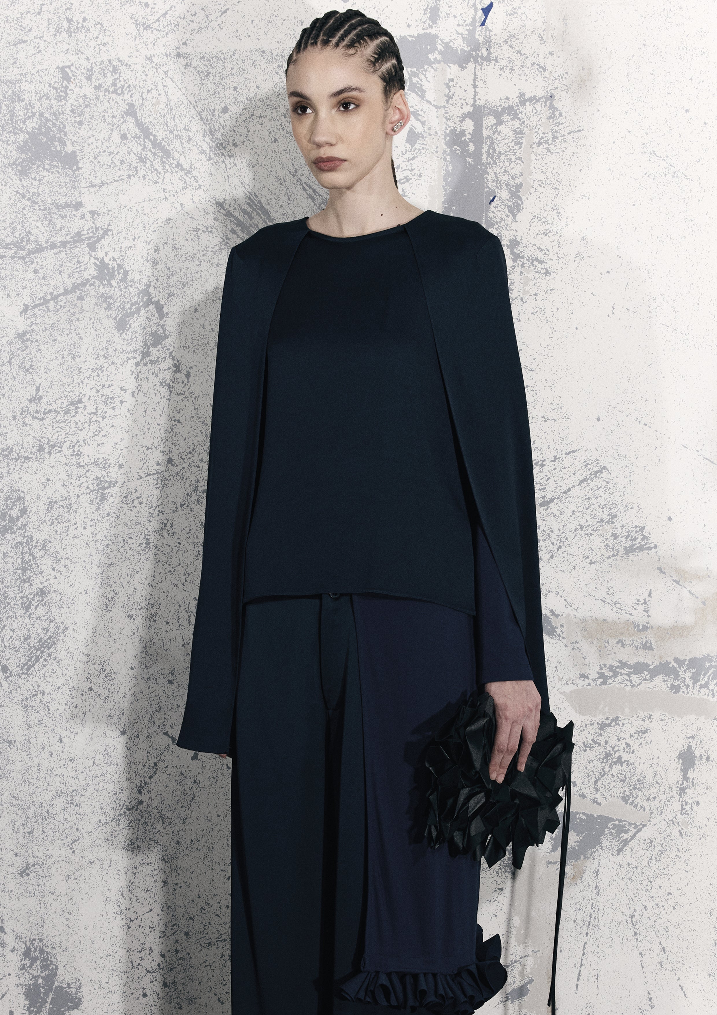 BLUSA COM CAPA DE CREPE