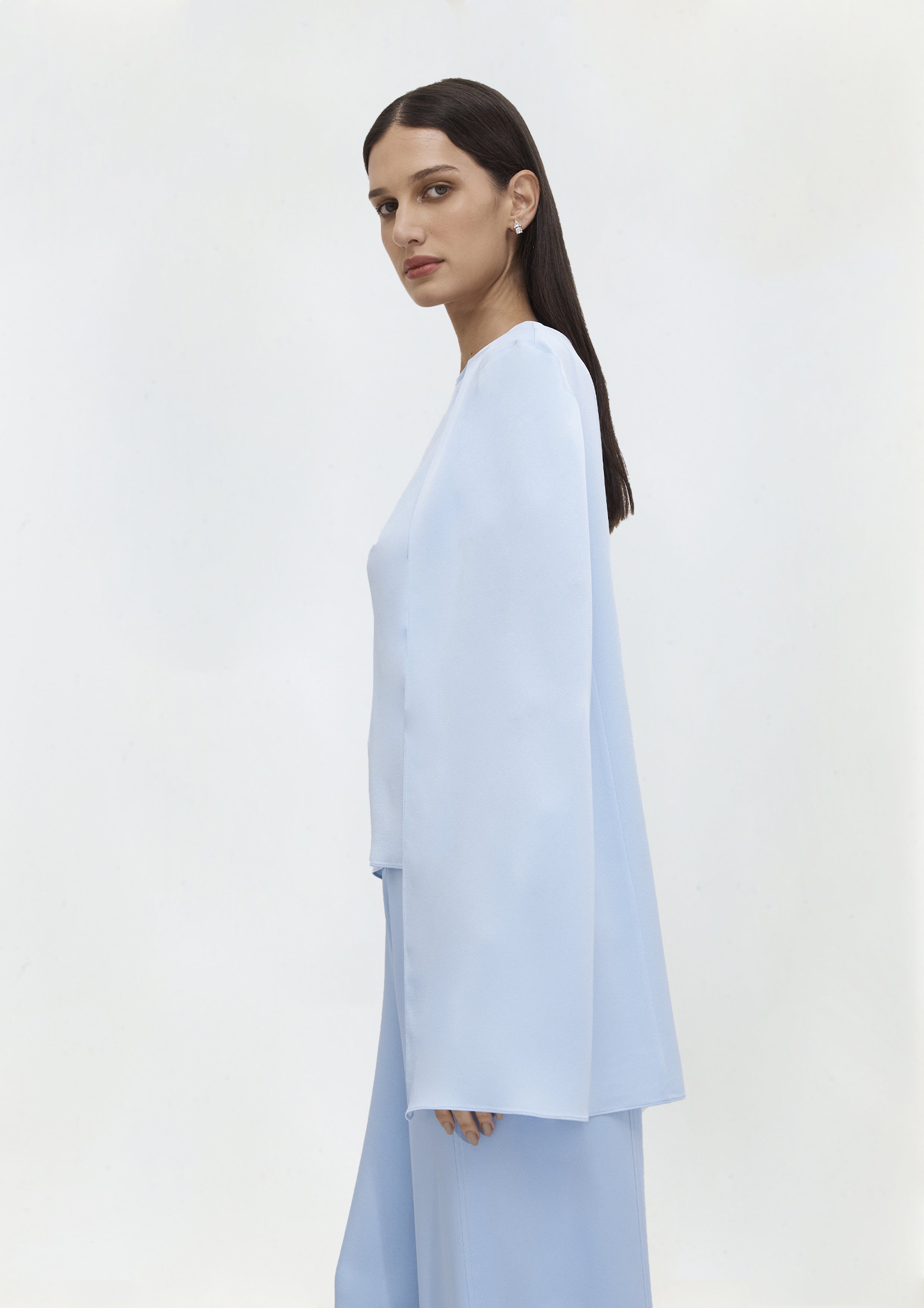 BLUSA COM CAPA DE CREPE