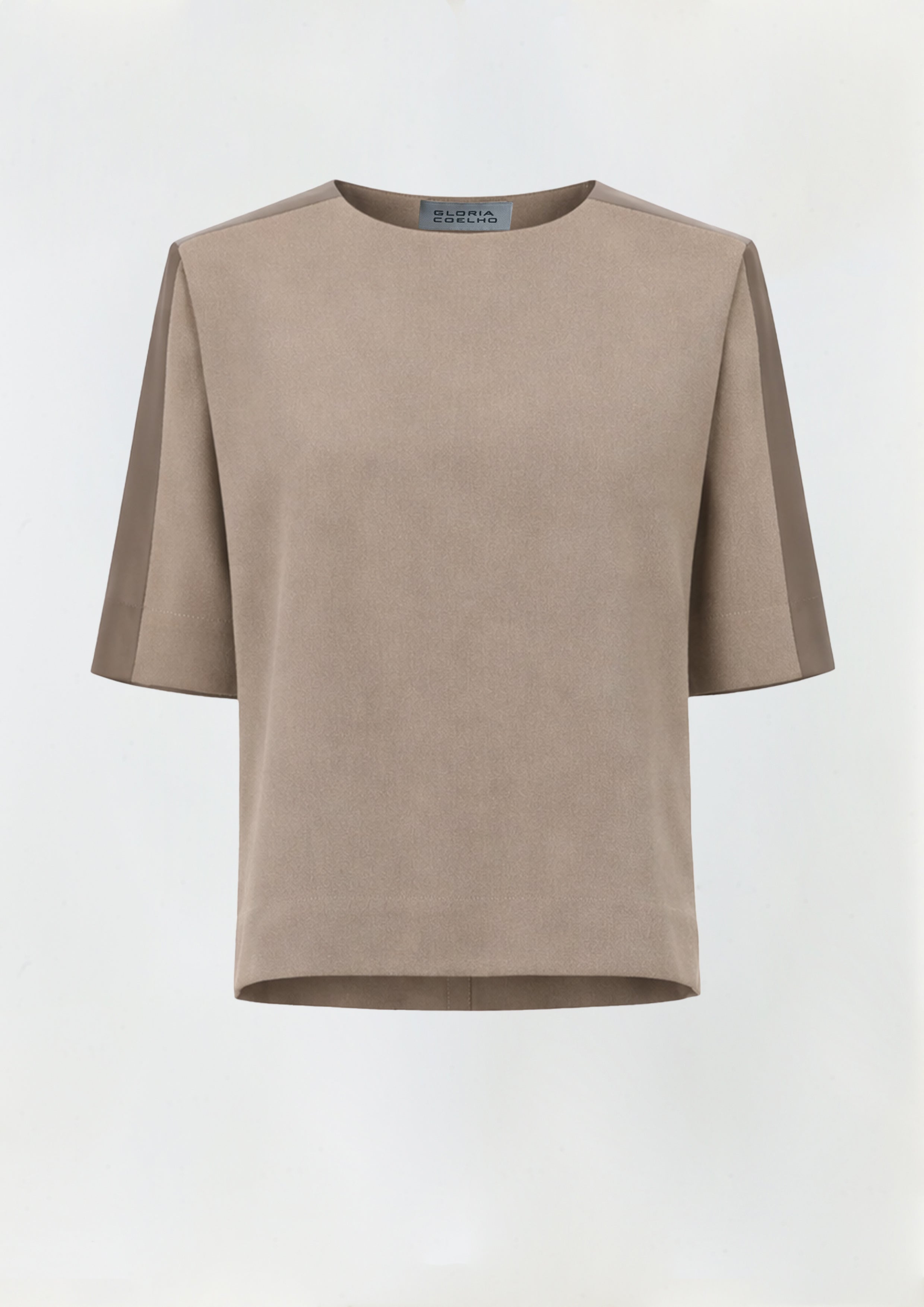 BLUSA COM RECORTE NO OMBRO