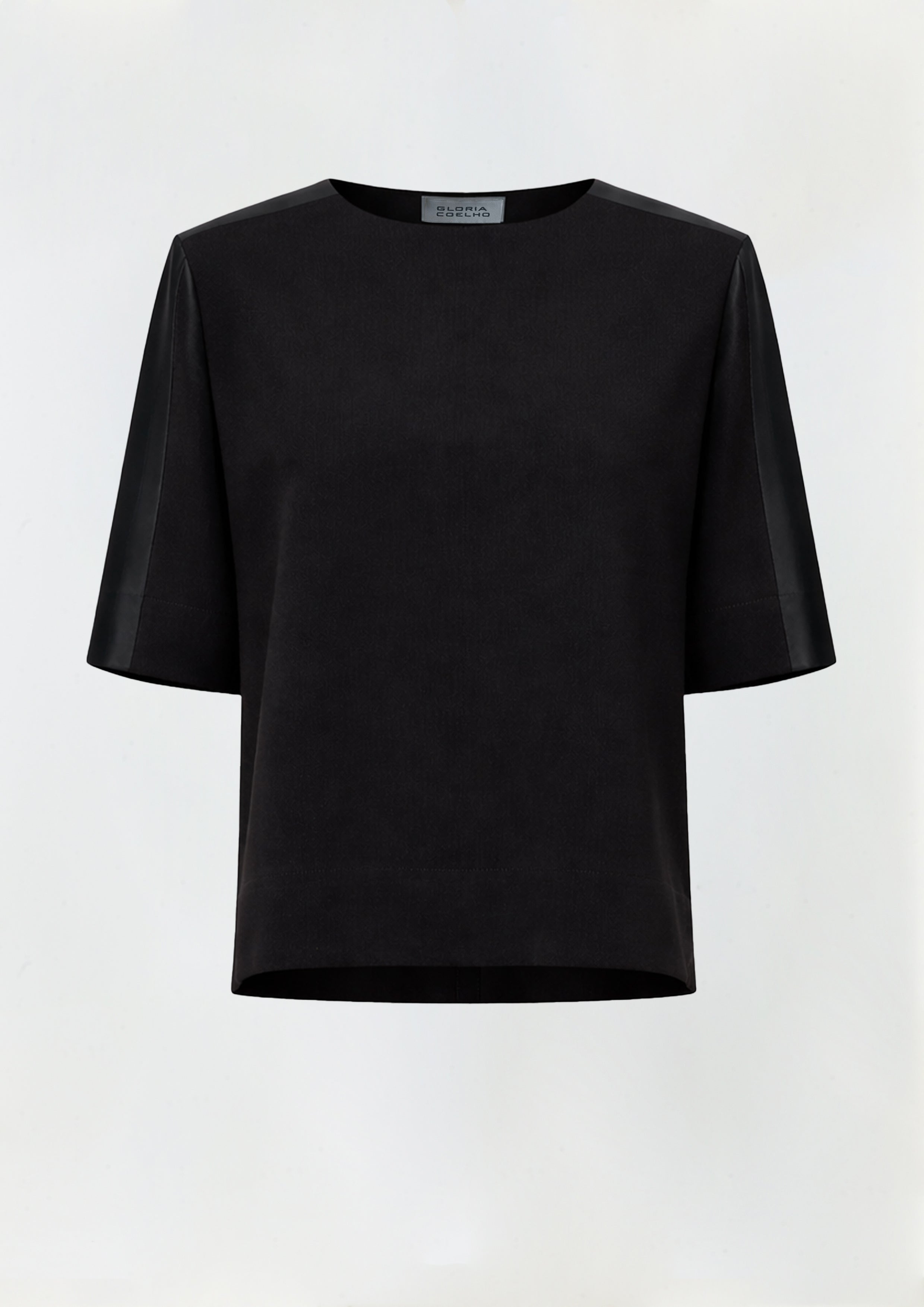 BLUSA COM RECORTE NO OMBRO