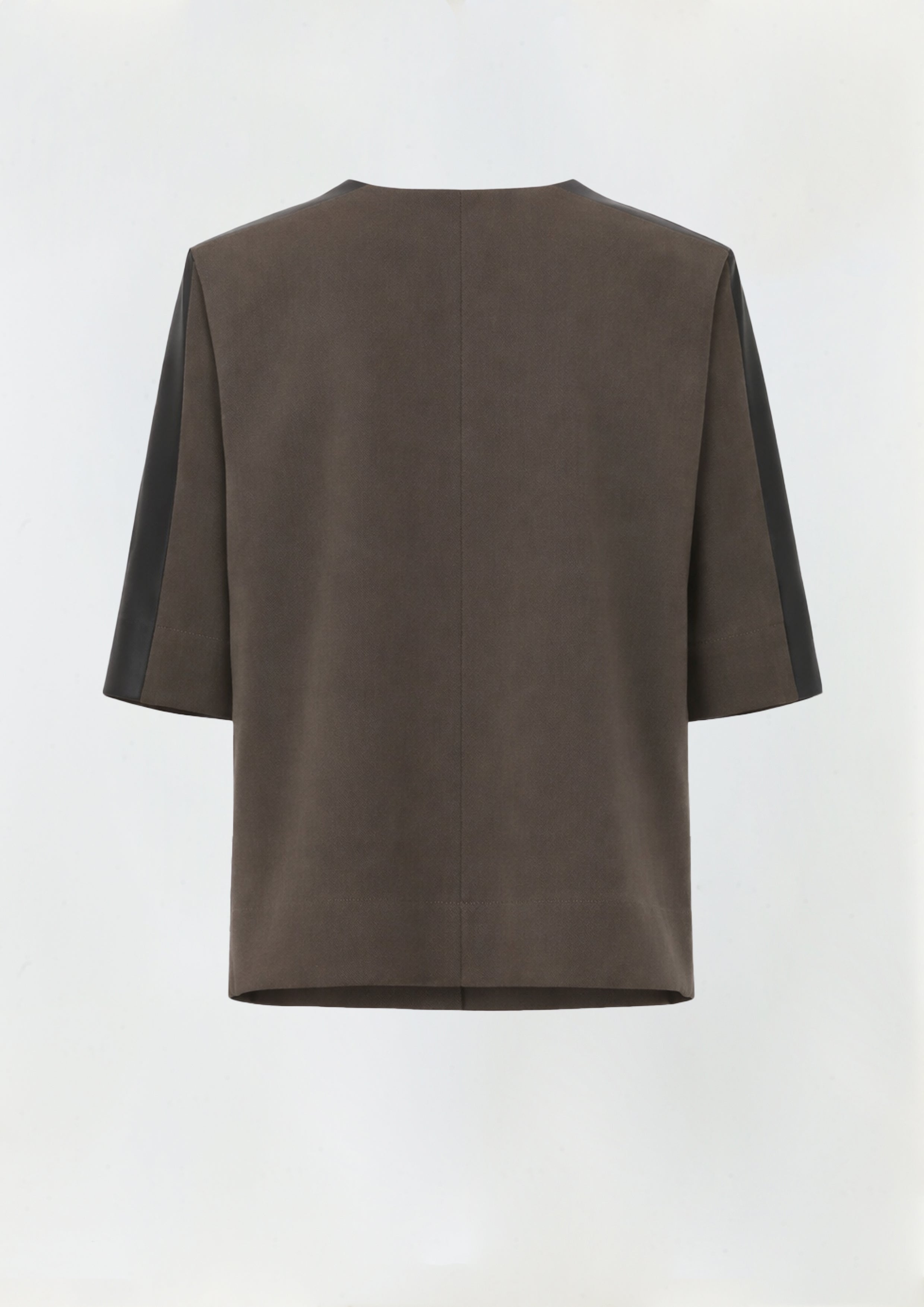 BLUSA COM RECORTE NO OMBRO