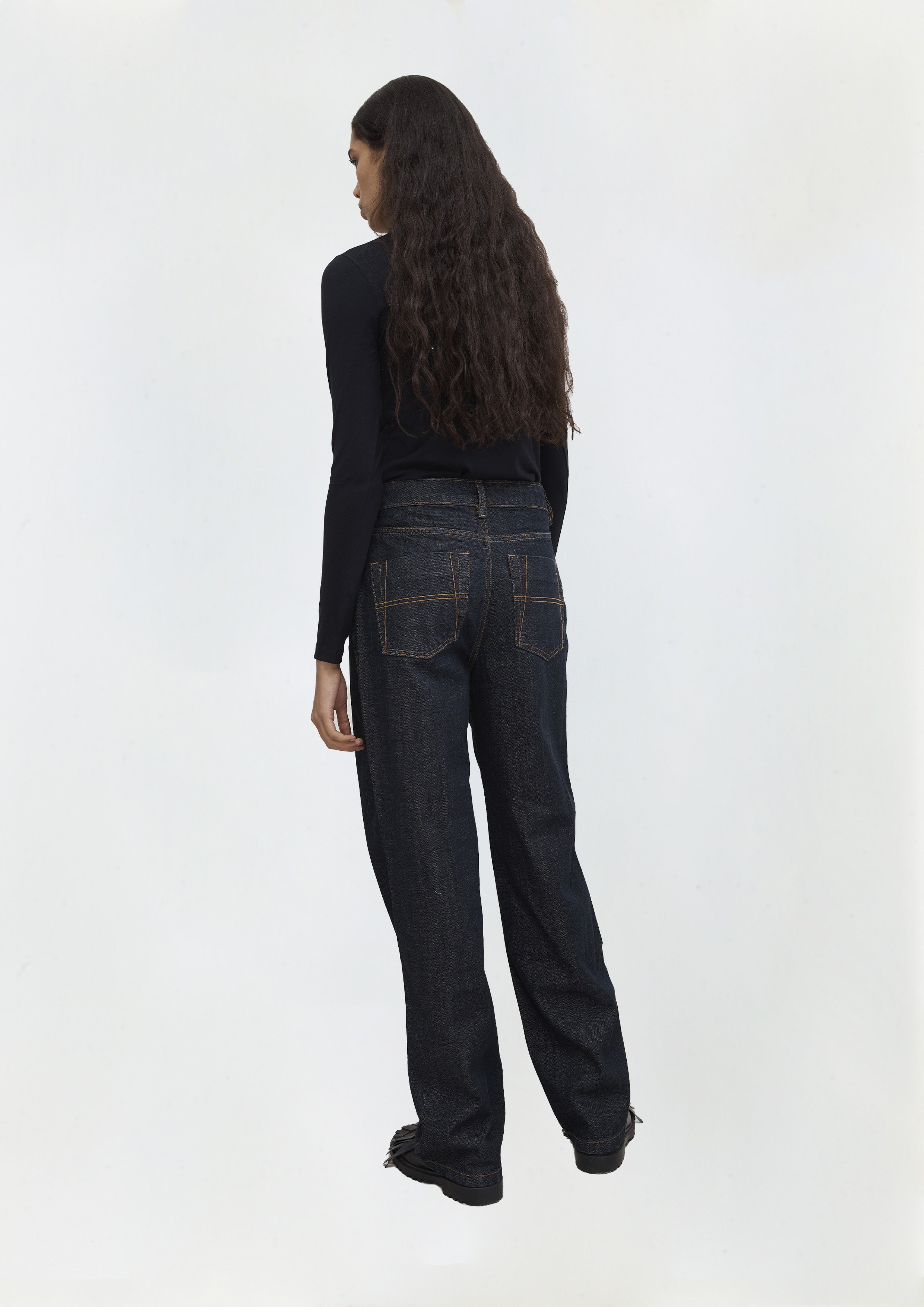 JEANS COM ZÍPERES