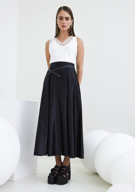 BLUSA SEM MANGA DE CREPE COM TELA