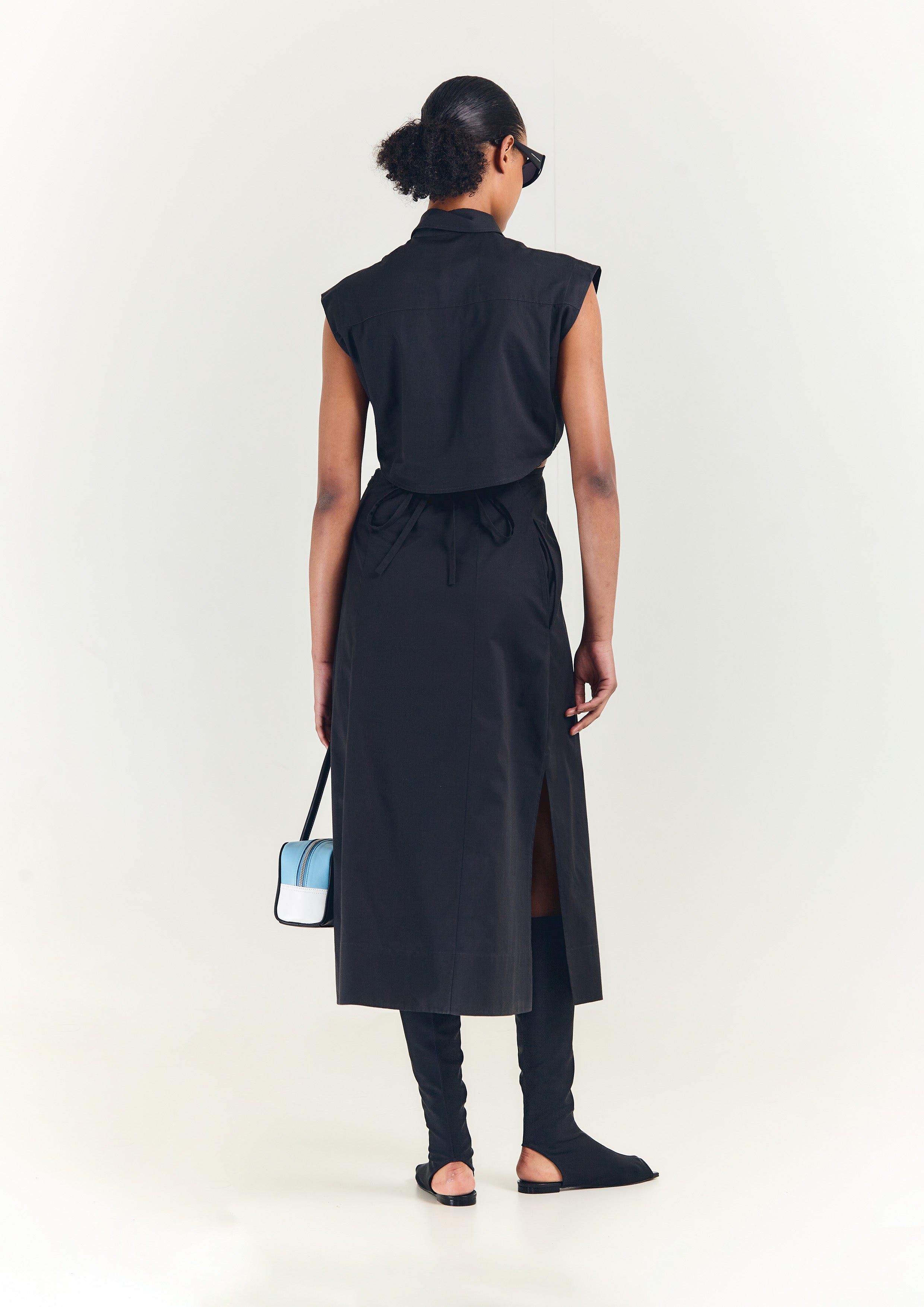 VESTIDO CHEMISE COM VAZADO NA CINTURA
