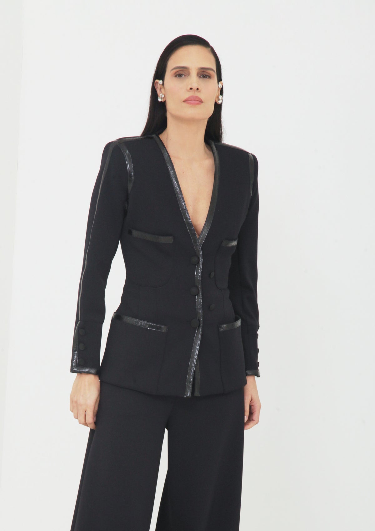 BLAZER DE JERSEY E VERNIZ