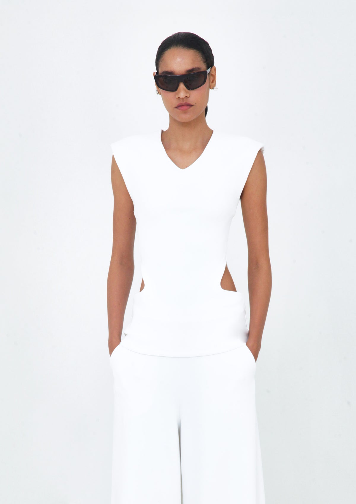 BLUSA TRIÂNGULOS VAZADOS